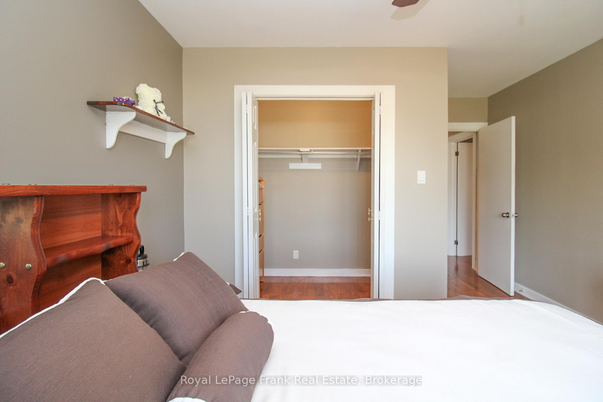 Photo 13 of 938 Parkhill Road W, Peterborough, Monaghan Ward 2 — HOMEH