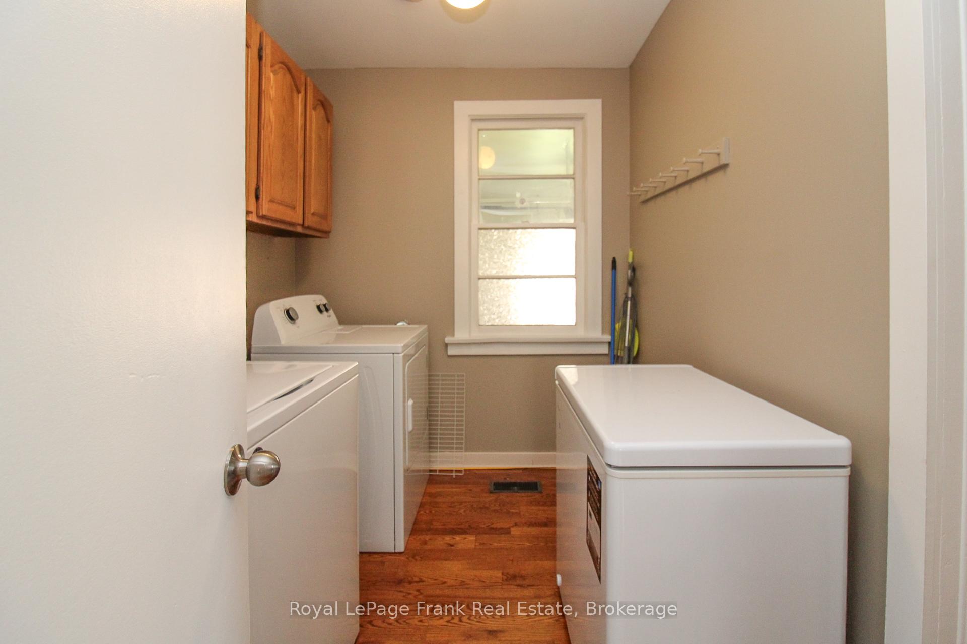 Photo 20 of 938 Parkhill Road W, Peterborough, Monaghan Ward 2 — HOMEH