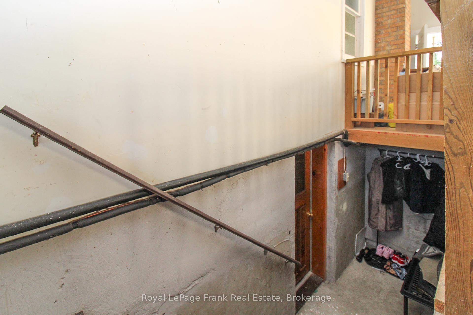 Photo 28 of 938 Parkhill Road W, Peterborough, Monaghan Ward 2 — HOMEH