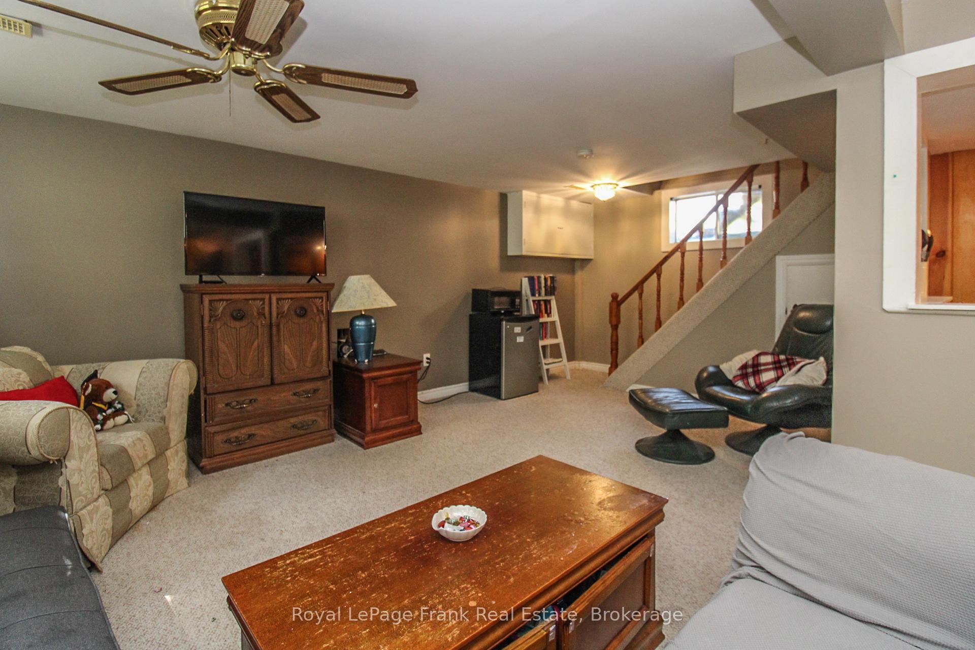 Photo 22 of 938 Parkhill Road W, Peterborough, Monaghan Ward 2 — HOMEH