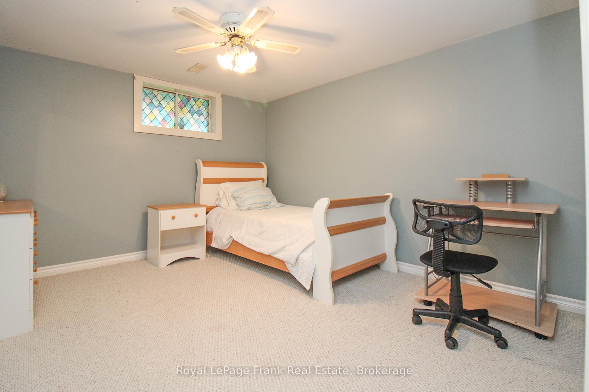 Photo 25 of 938 Parkhill Road W, Peterborough, Monaghan Ward 2 — HOMEH