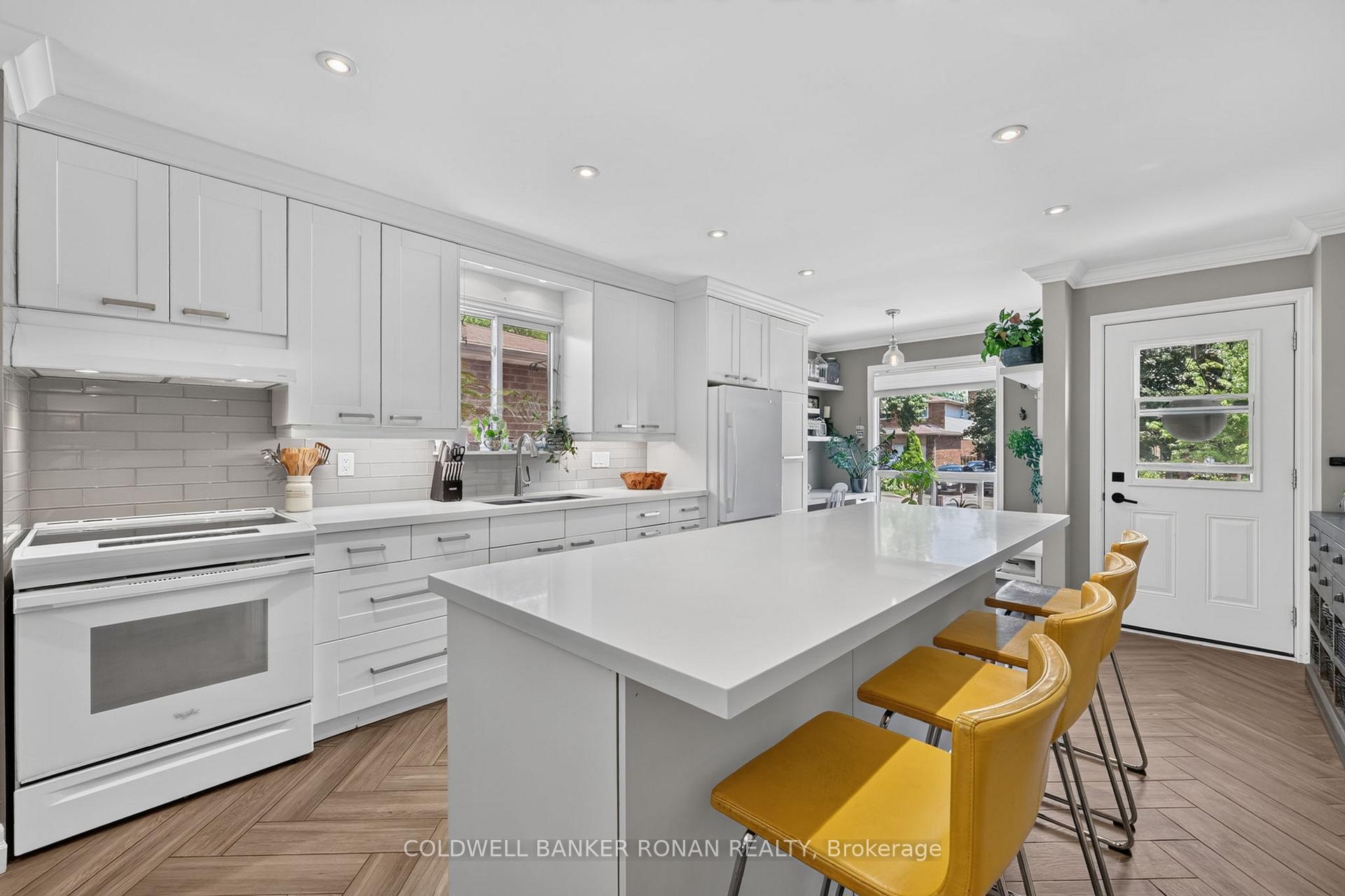 Photo 5 of 92 Daniele Avenue N, New Tecumseth, Beeton — HOMEH