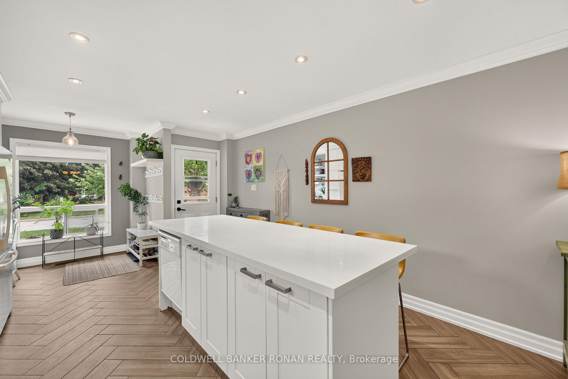Photo 7 of 92 Daniele Avenue N, New Tecumseth, Beeton — HOMEH