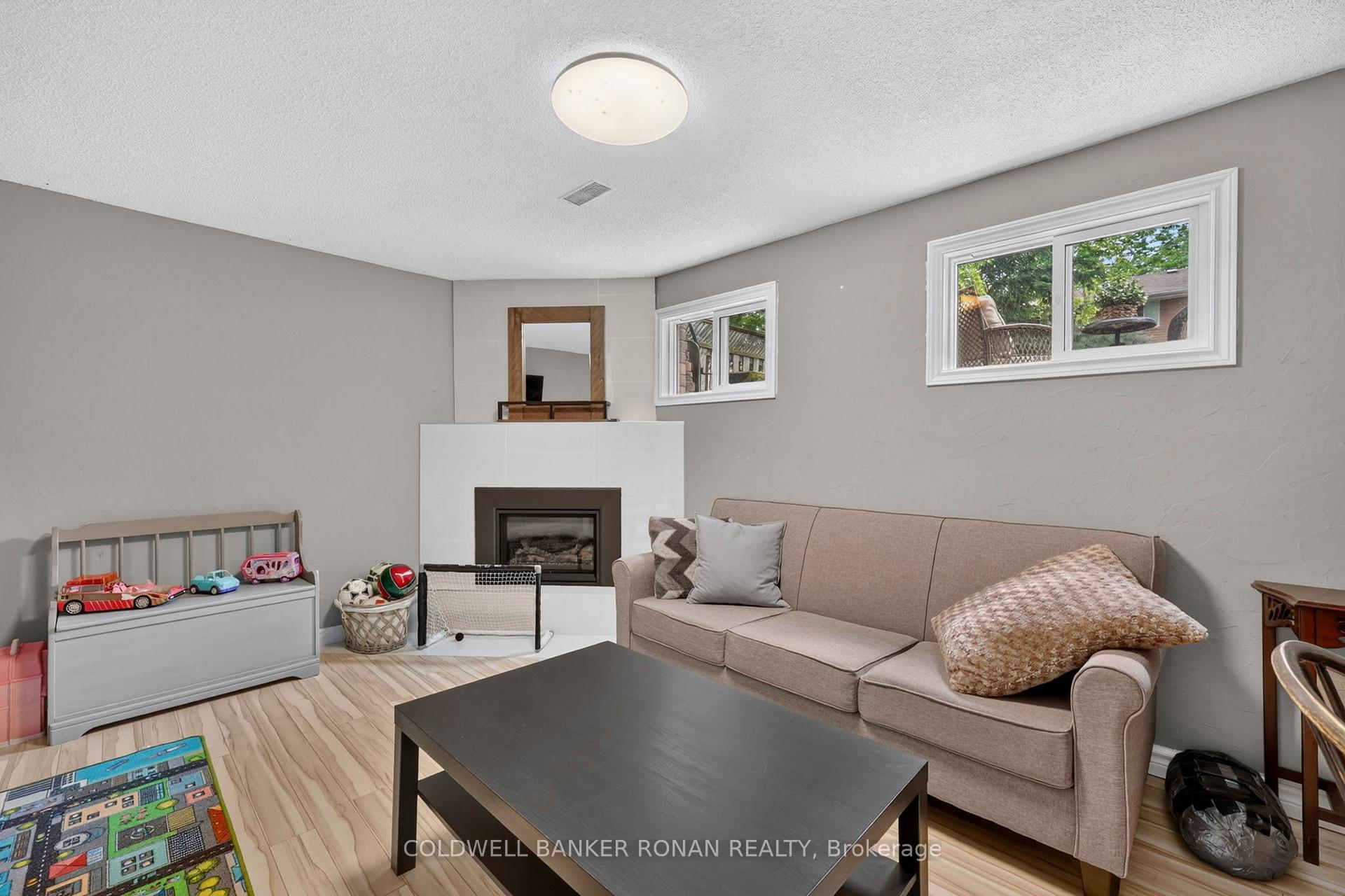 Photo 29 of 92 Daniele Avenue N, New Tecumseth, Beeton — HOMEH
