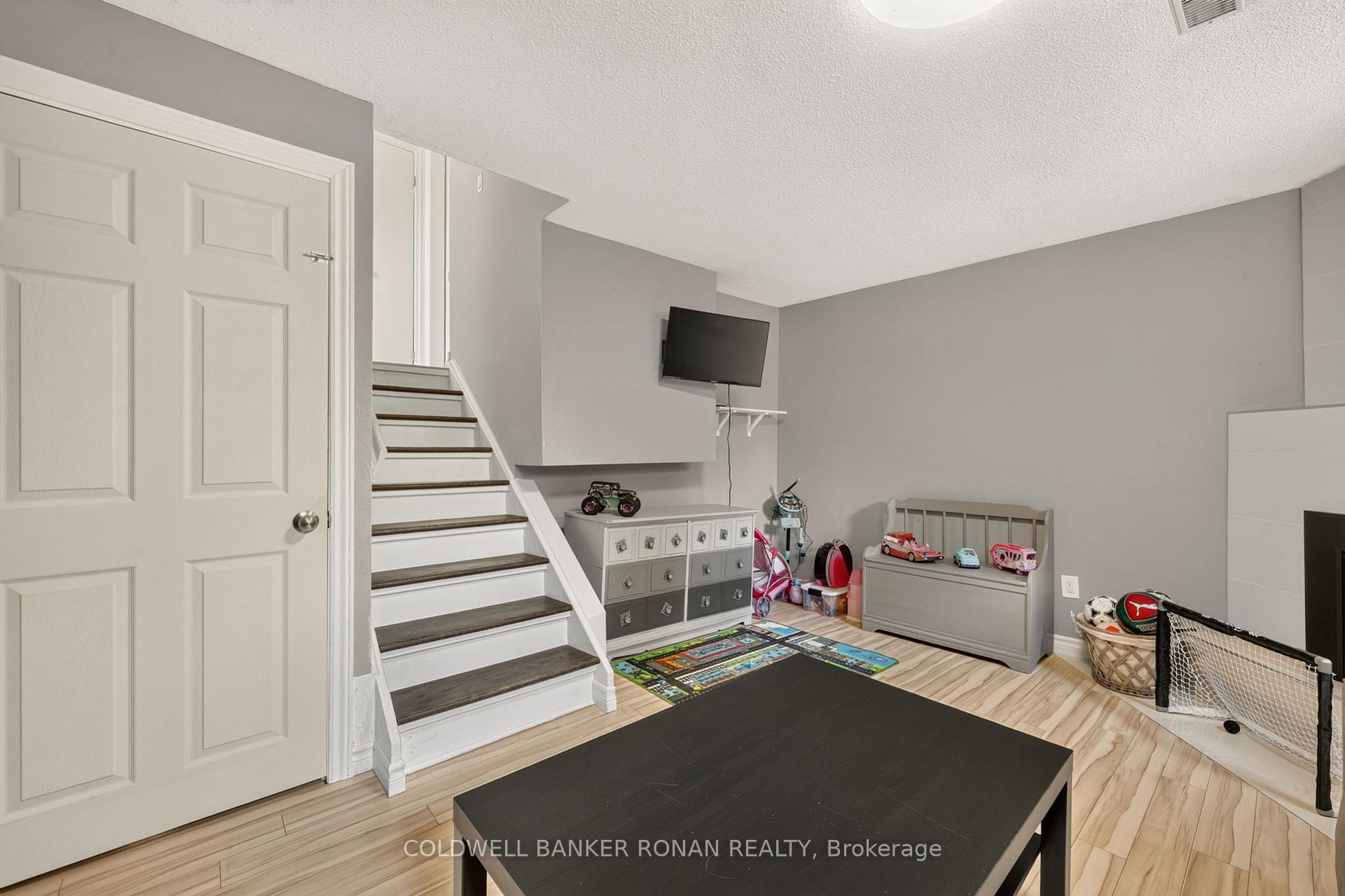 Photo 32 of 92 Daniele Avenue N, New Tecumseth, Beeton — HOMEH