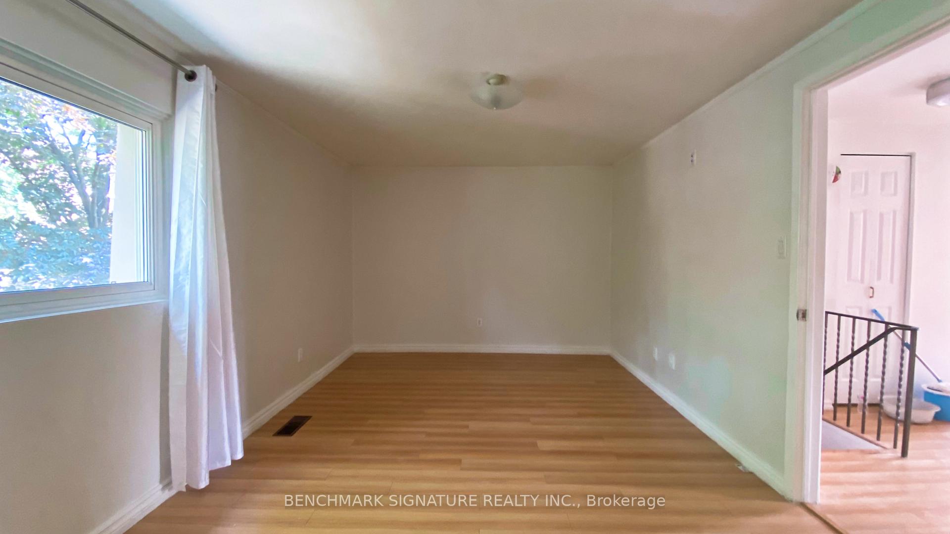 Photo 3 of 46 Rock Moss Way, North York, Hillcrest Village — HOMEH