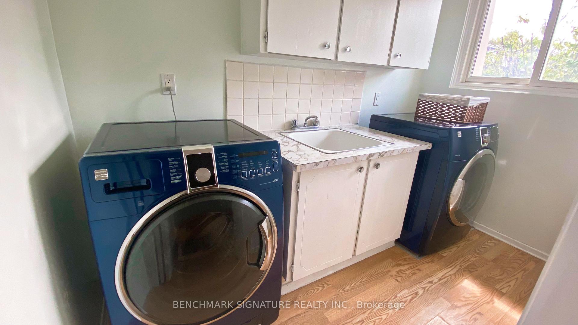 Photo 5 of 46 Rock Moss Way, North York, Hillcrest Village — HOMEH