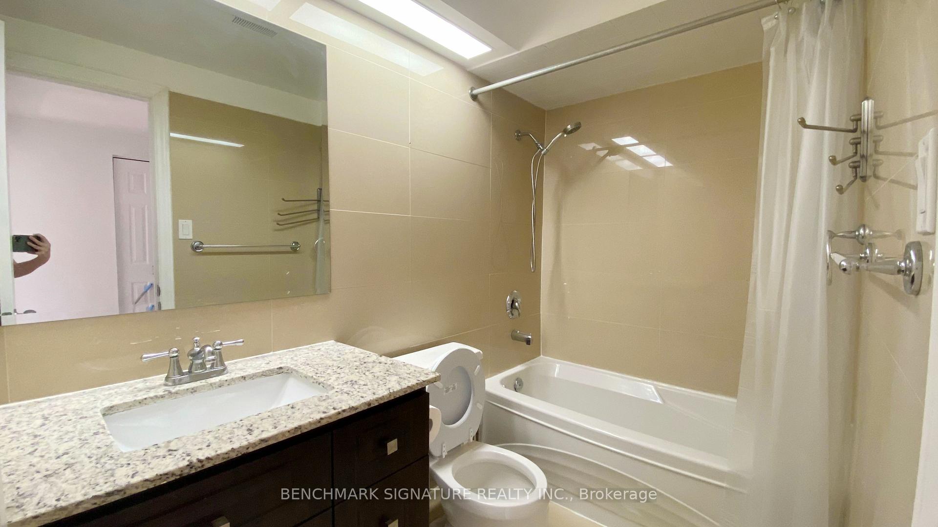 Photo 8 of 46 Rock Moss Way, North York, Hillcrest Village — HOMEH