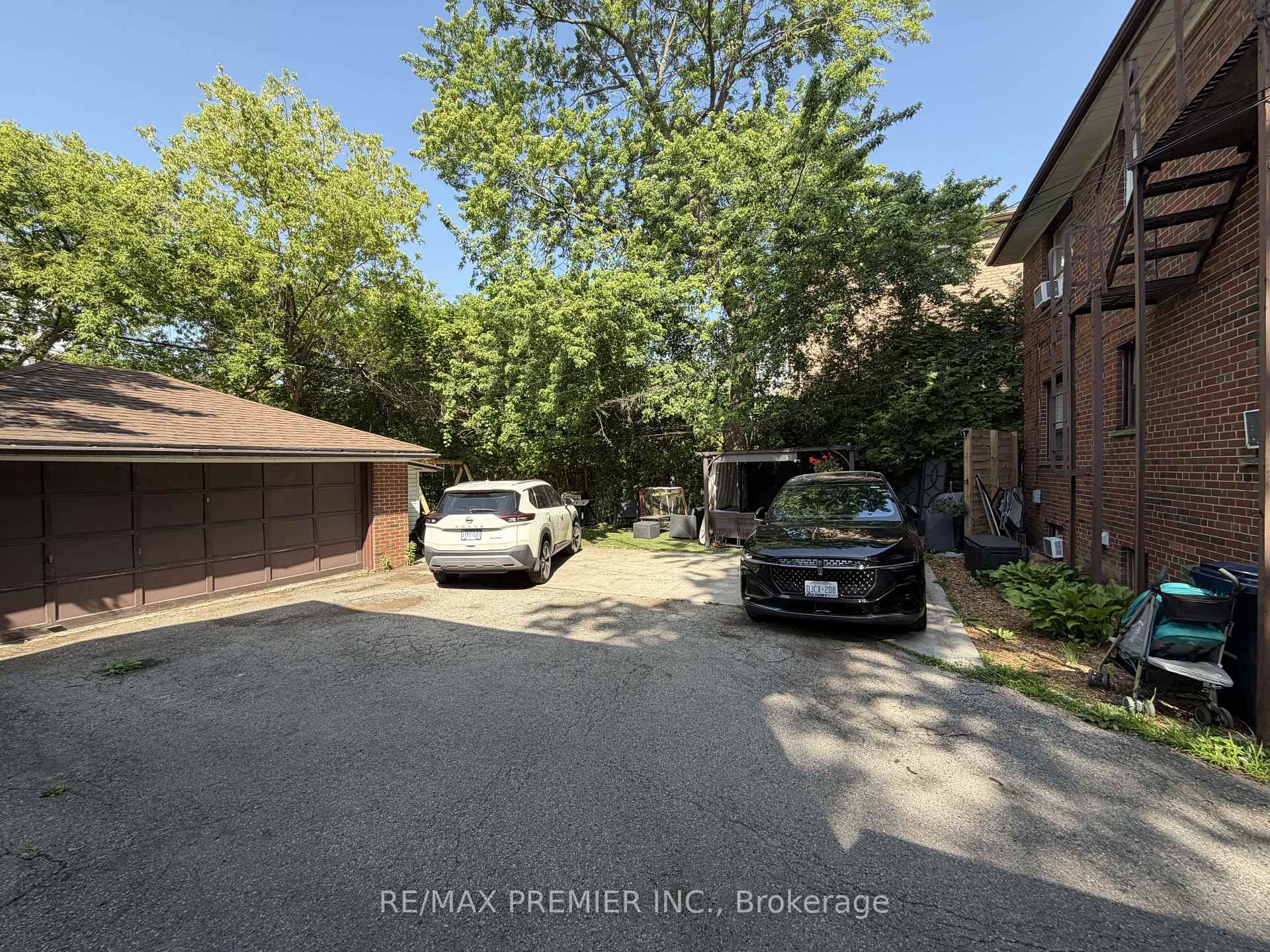 Photo 3 of 58 Forty-First Street, Etobicoke, Long Branch — HOMEH