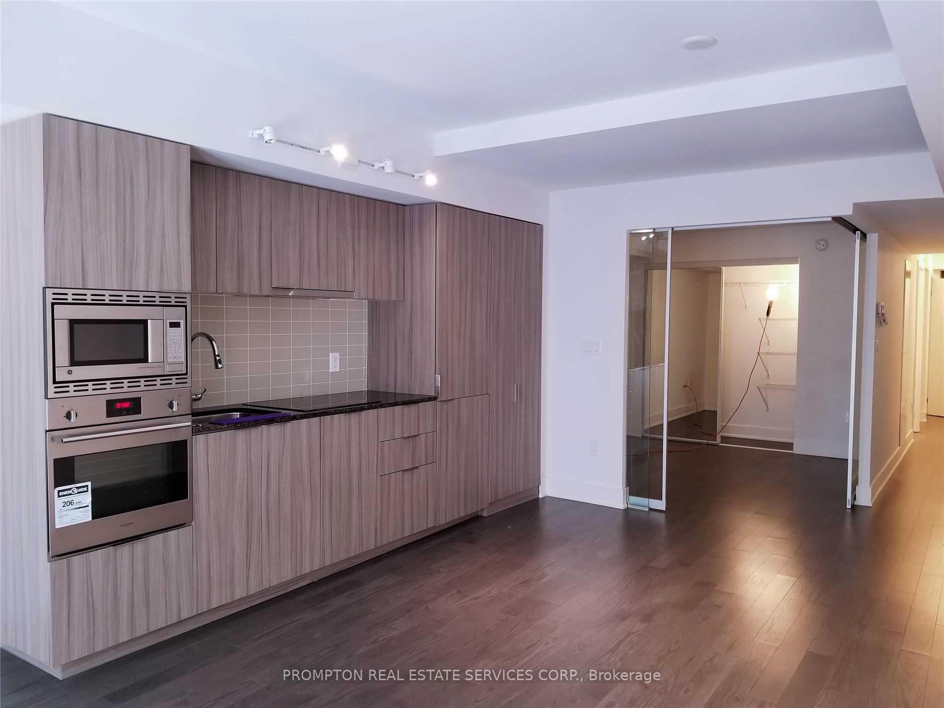 Photo 5 of Unit 323, 955 Bay Street, Toronto, Bay Street Corridor — HOMEH