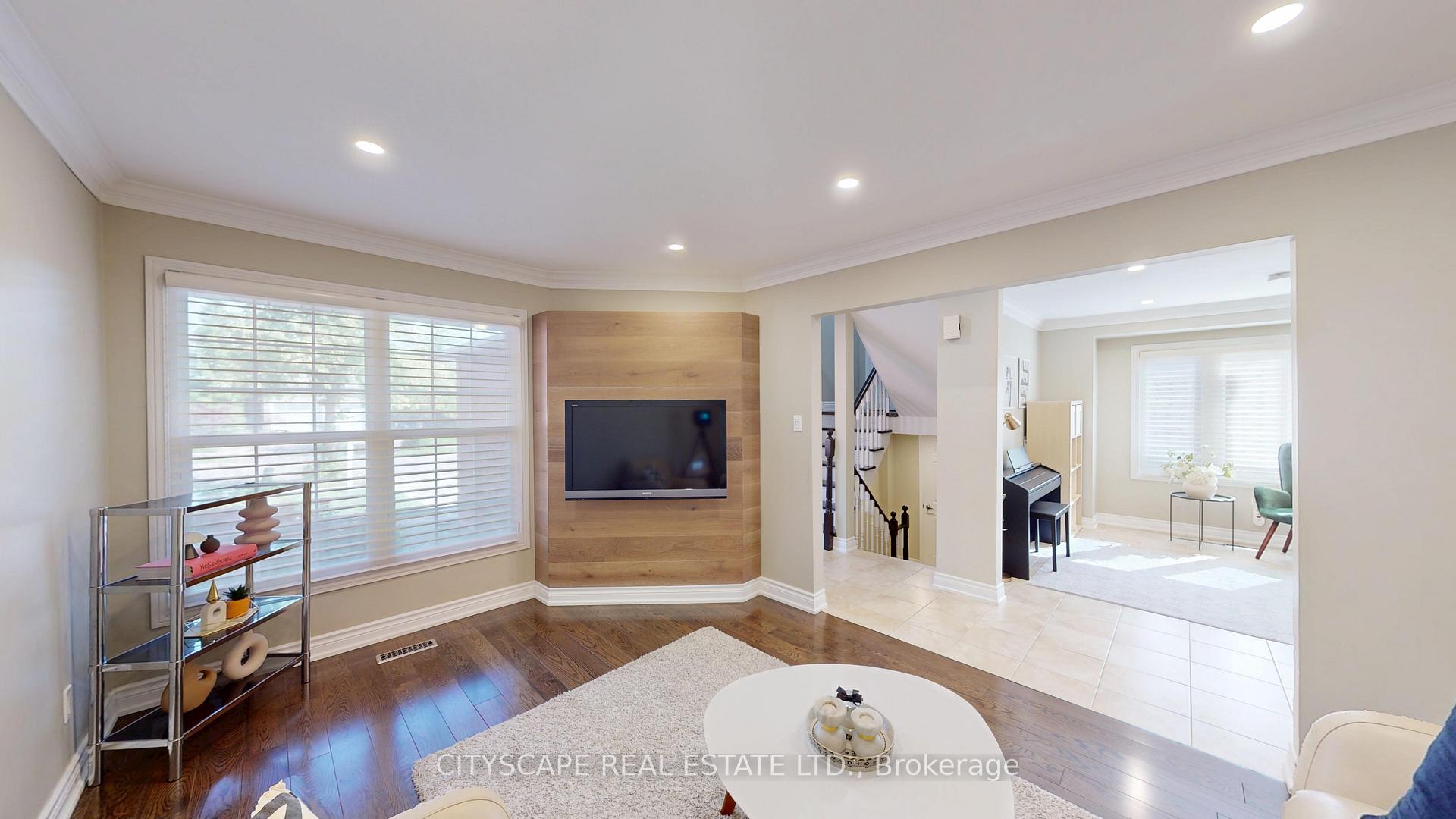 Photo 6 of 17 Badessa Circle, Vaughan, Brownridge — HOMEH