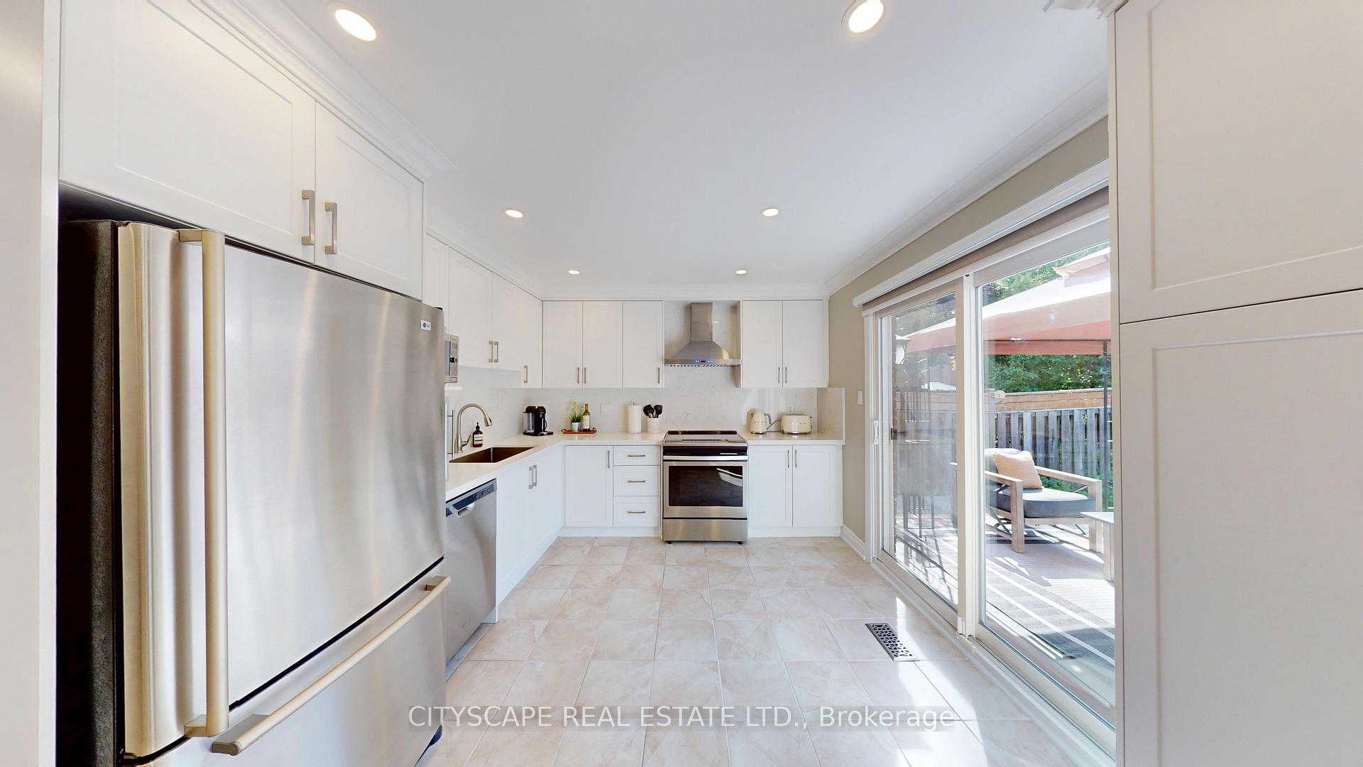 Photo 7 of 17 Badessa Circle, Vaughan, Brownridge — HOMEH