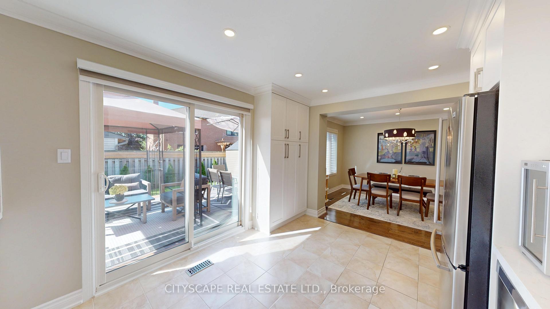 Photo 11 of 17 Badessa Circle, Vaughan, Brownridge — HOMEH