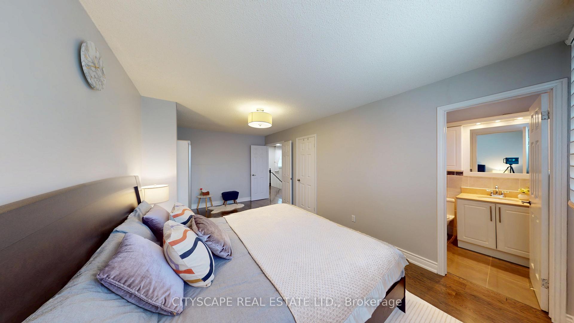 Photo 19 of 17 Badessa Circle, Vaughan, Brownridge — HOMEH