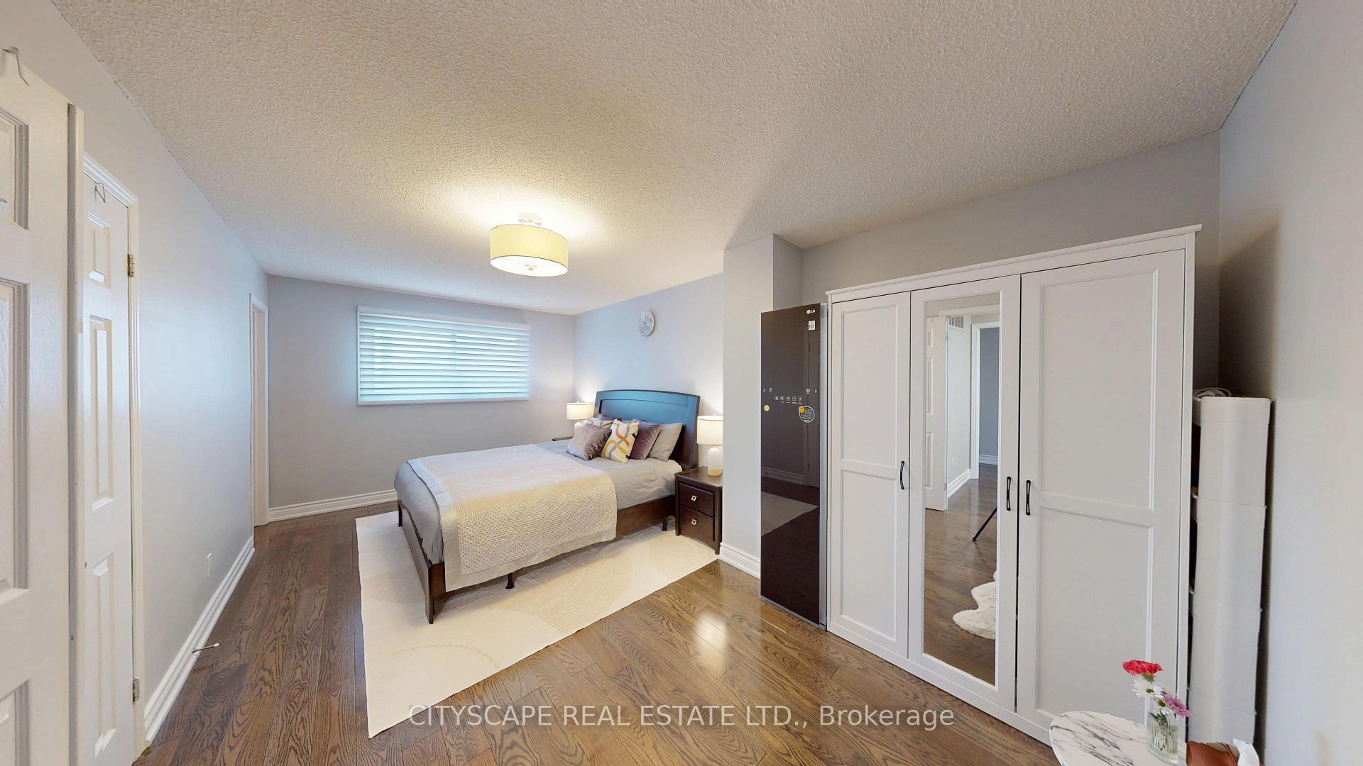 Photo 20 of 17 Badessa Circle, Vaughan, Brownridge — HOMEH