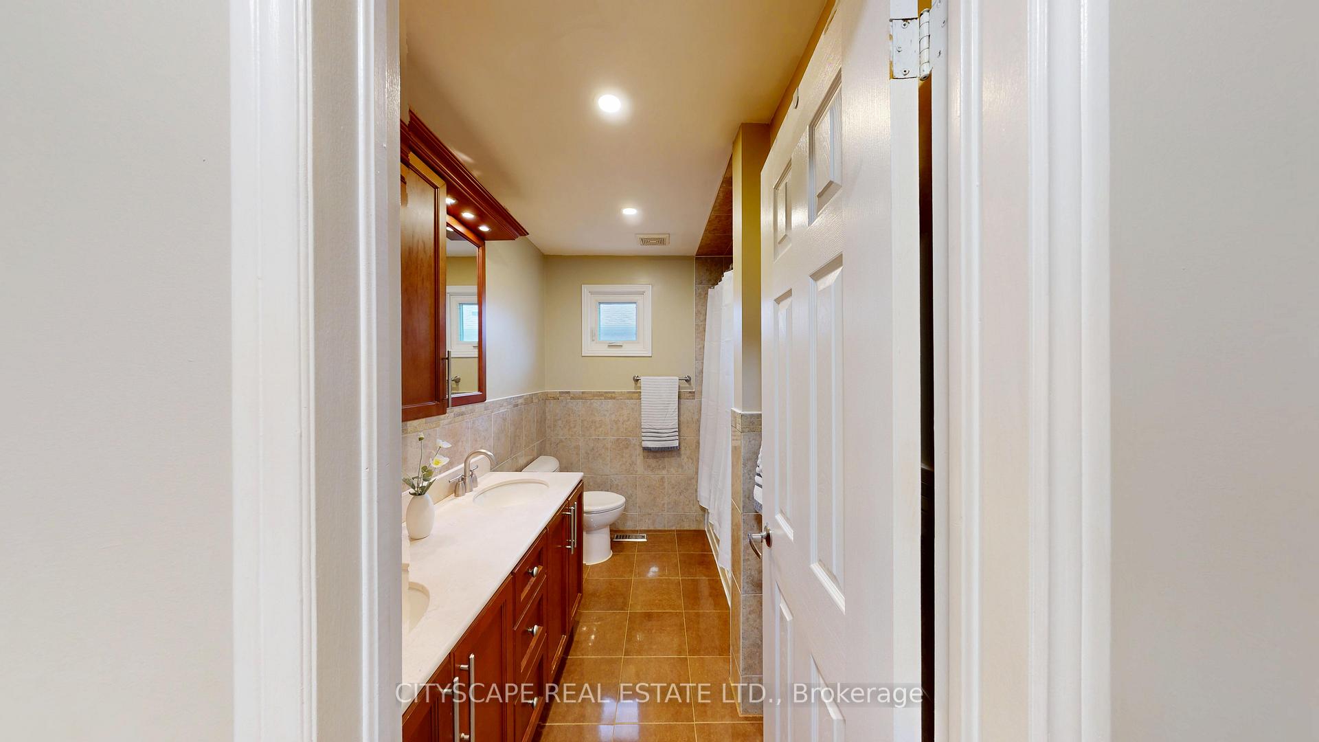 Photo 21 of 17 Badessa Circle, Vaughan, Brownridge — HOMEH