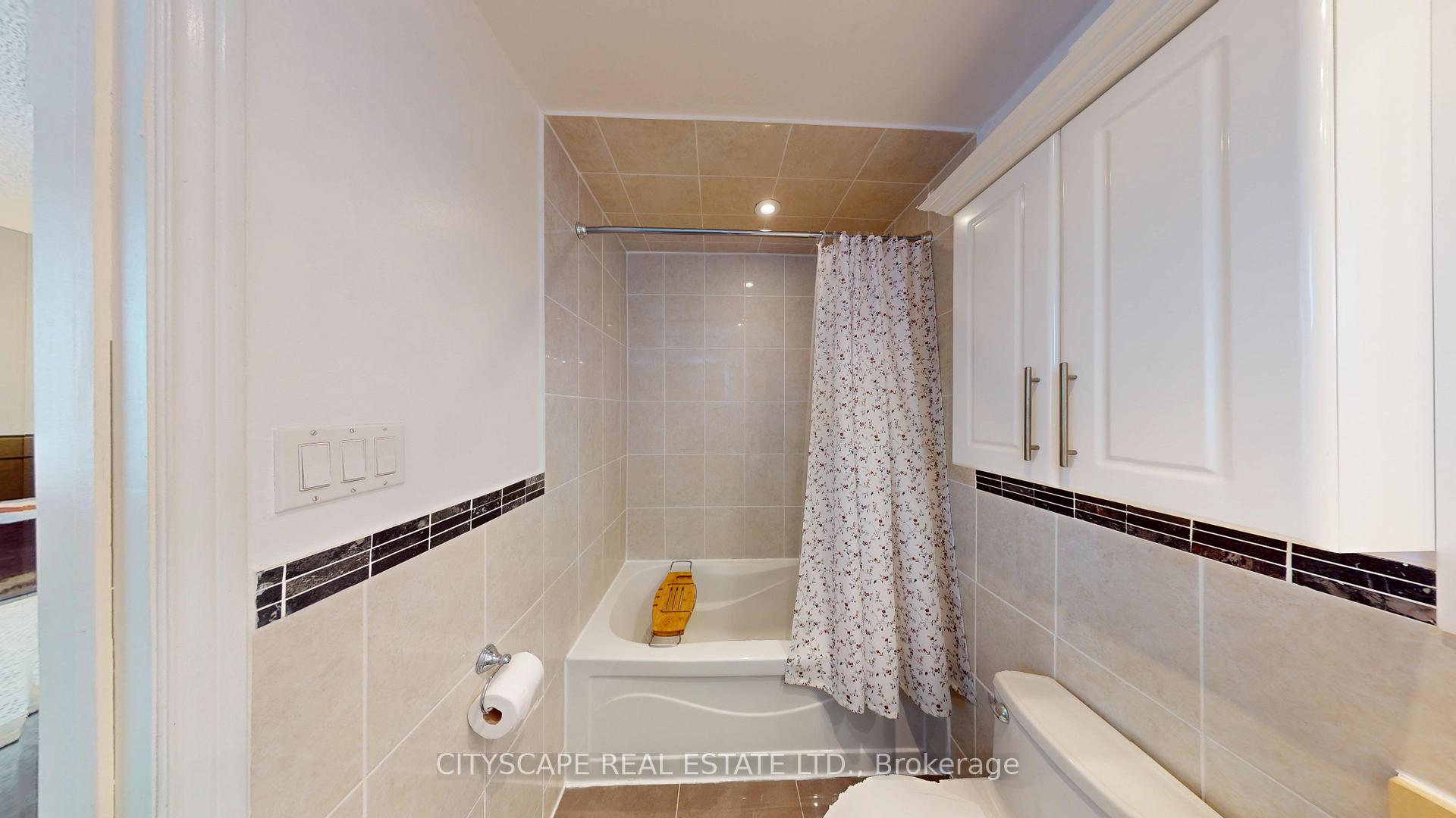 Photo 25 of 17 Badessa Circle, Vaughan, Brownridge — HOMEH