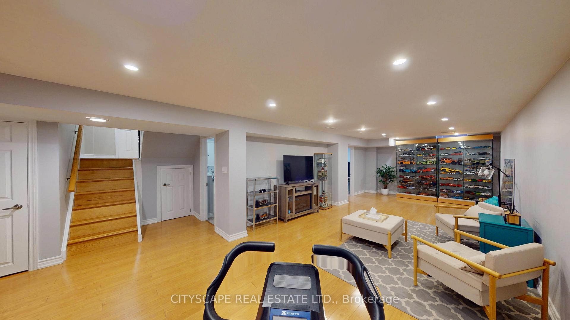 Photo 29 of 17 Badessa Circle, Vaughan, Brownridge — HOMEH