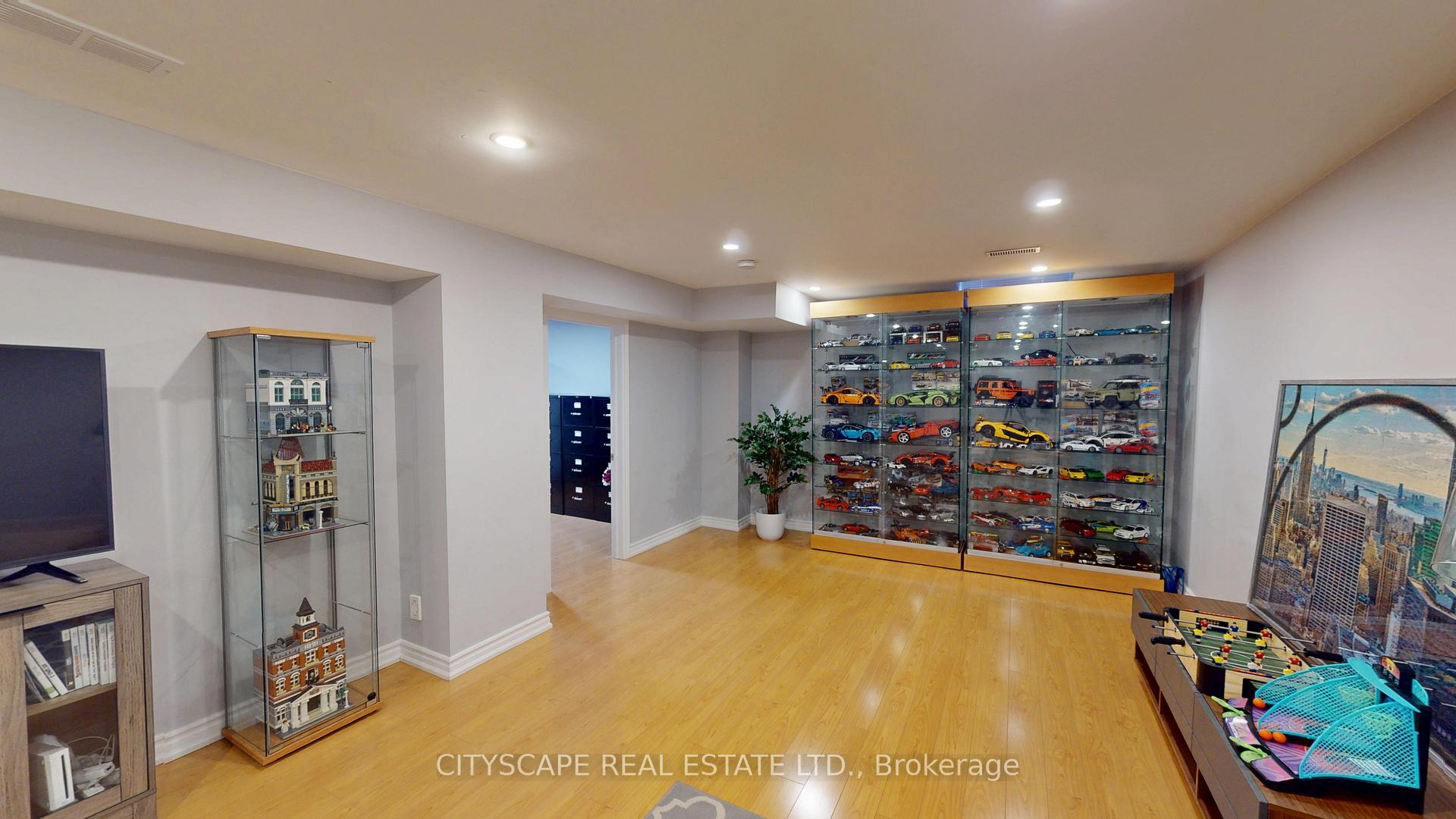 Photo 30 of 17 Badessa Circle, Vaughan, Brownridge — HOMEH