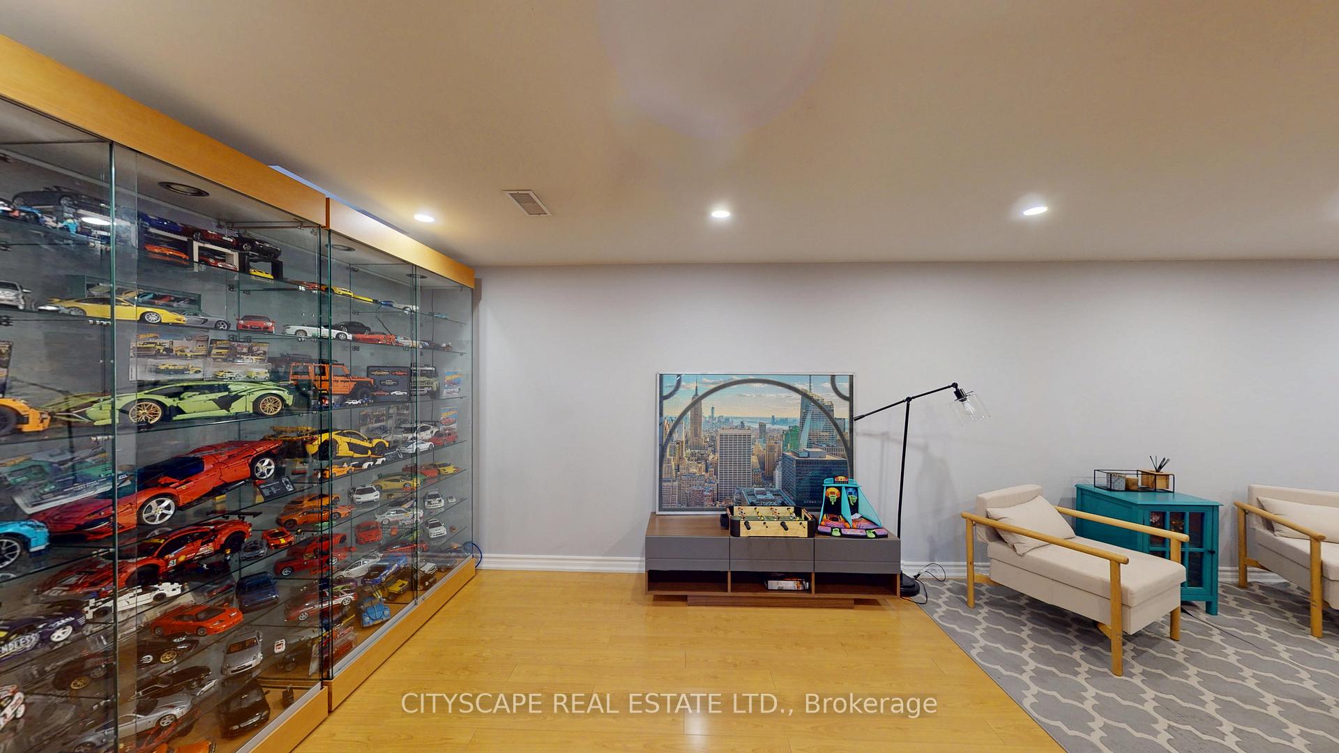 Photo 31 of 17 Badessa Circle, Vaughan, Brownridge — HOMEH