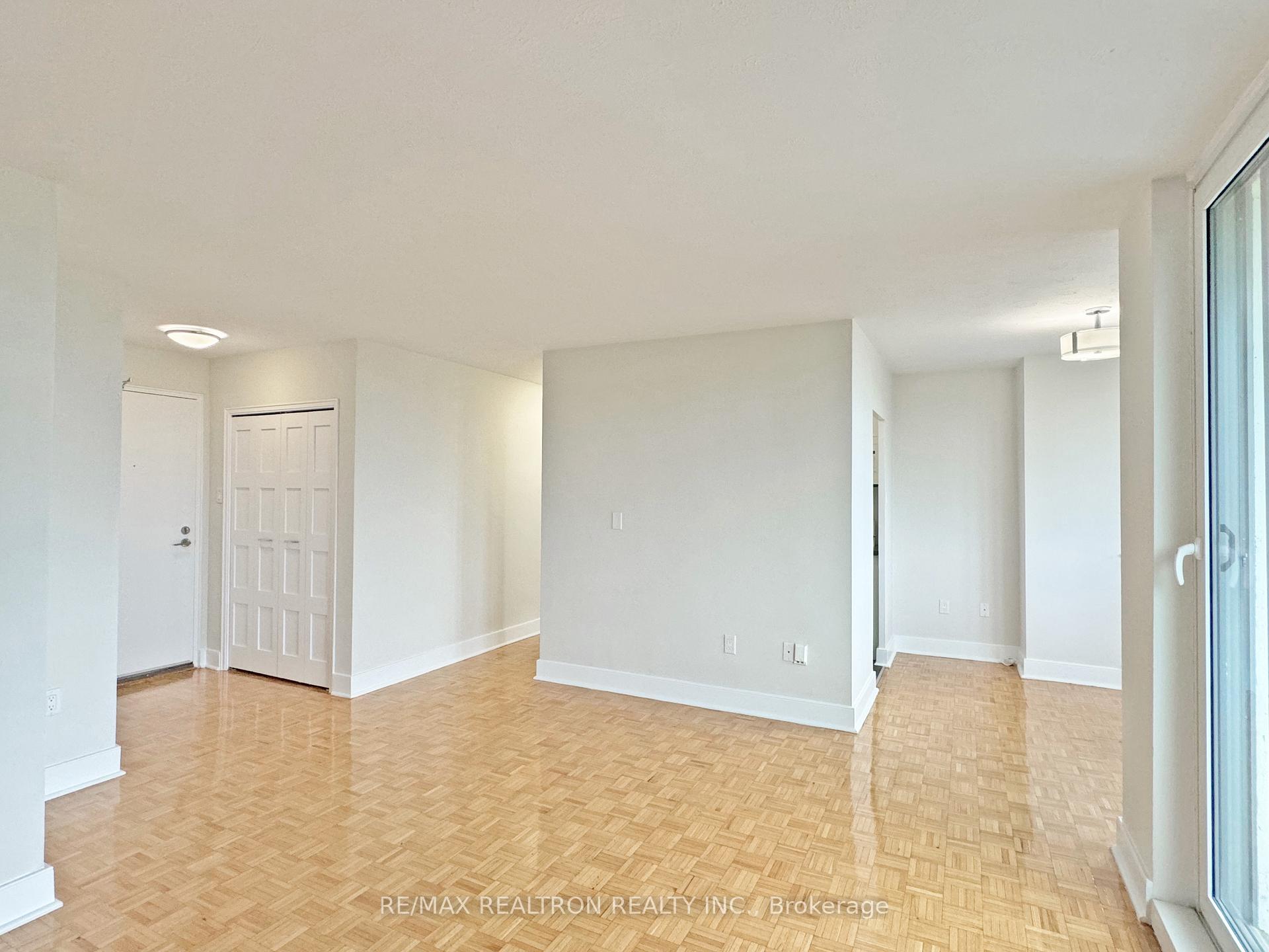 Photo 5 of Unit 903, 485 Huron Street, Toronto, The Annex — HOMEH
