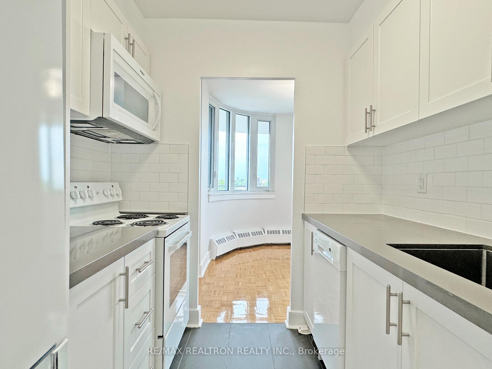 Photo 7 of Unit 903, 485 Huron Street, Toronto, The Annex — HOMEH