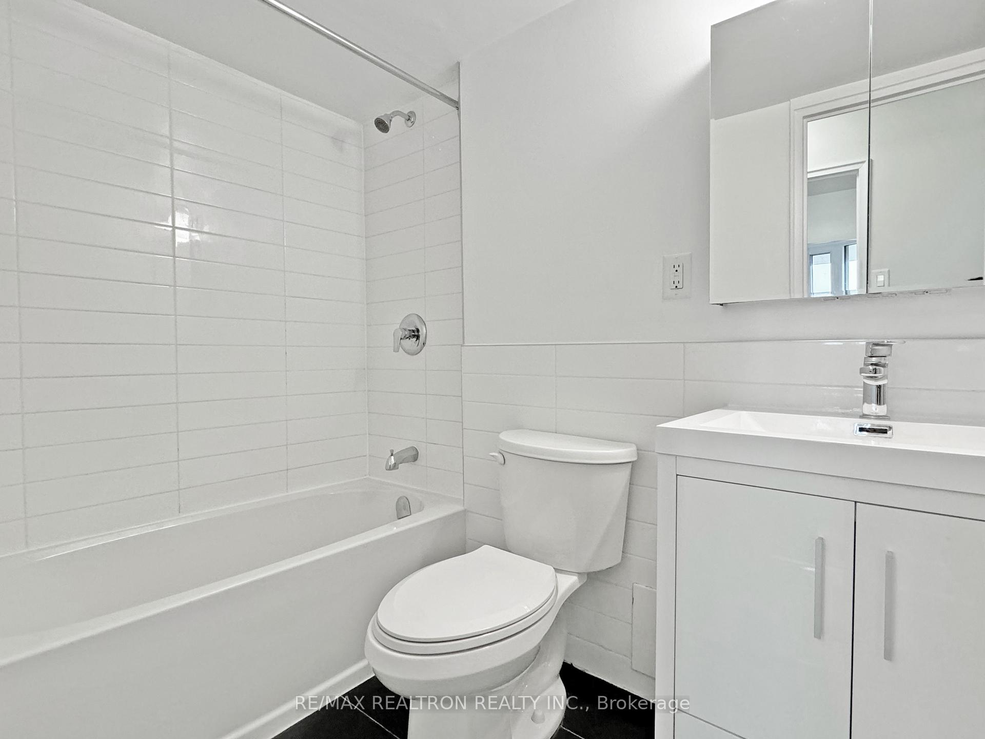 Photo 8 of Unit 903, 485 Huron Street, Toronto, The Annex — HOMEH