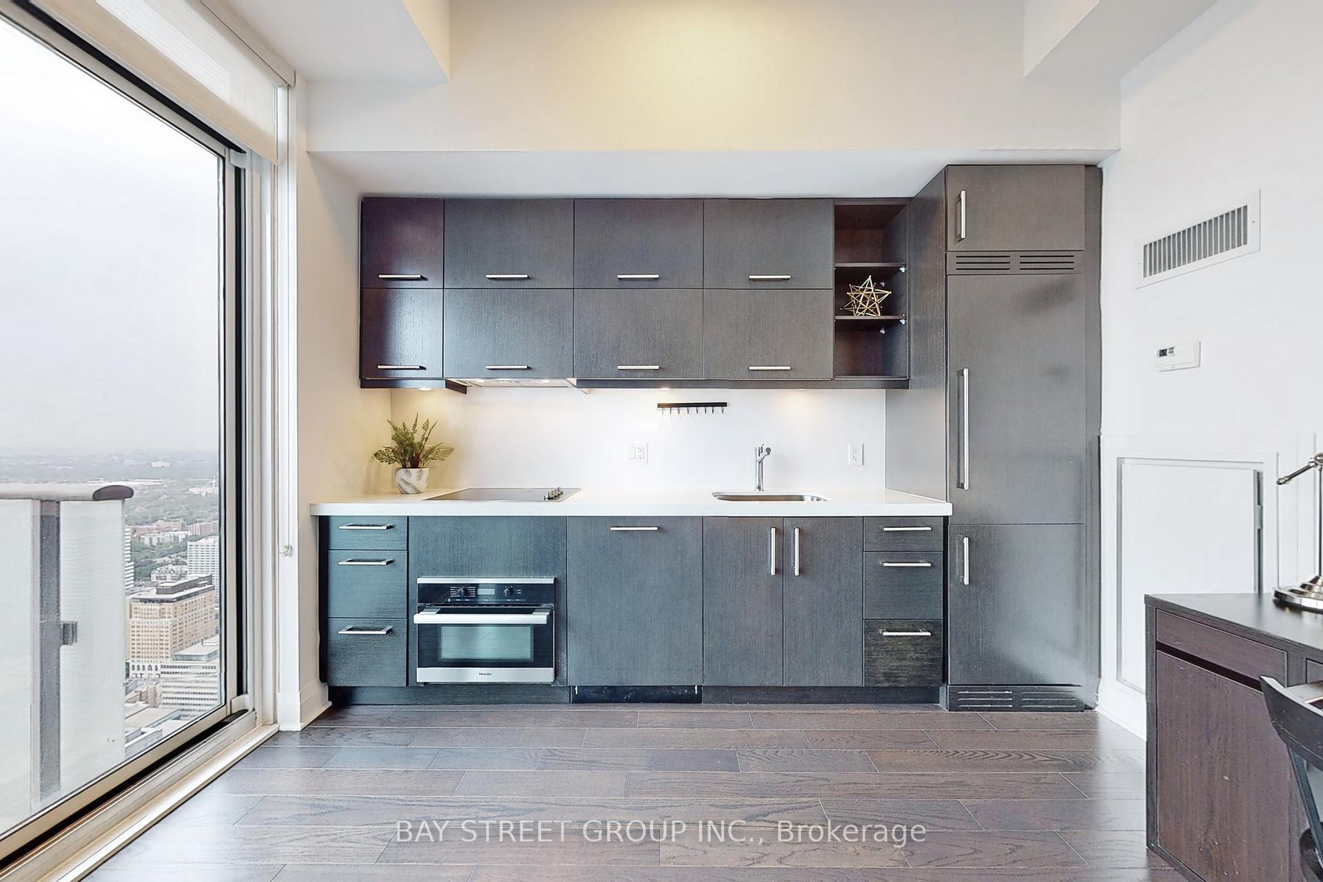 Photo 3 of Unit Ph5, 1080 Bay Street, Toronto, Bay Street Corridor — HOMEH