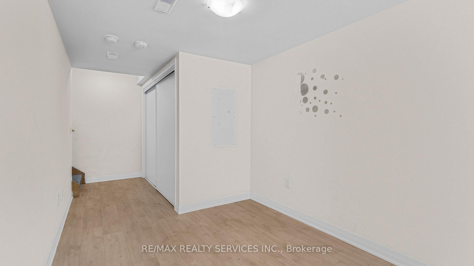 Photo 4 of Unit 804, 585 Colborne Street E, Brantford, East Ward — HOMEH