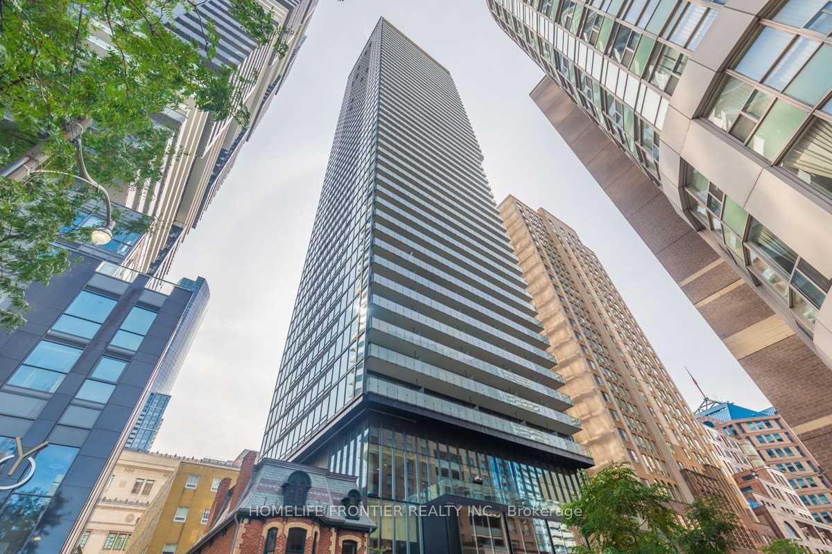 Front of Unit 2101, 15 Grenville Street