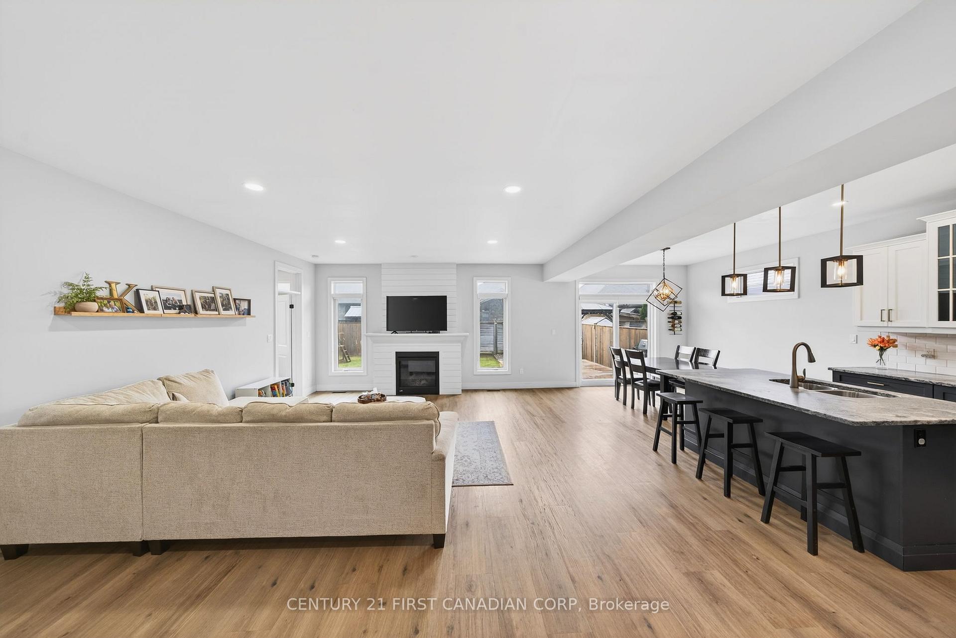 Photo 10 of 31 Lindsay Crescent, Strathroy-Caradoc, SE — HOMEH