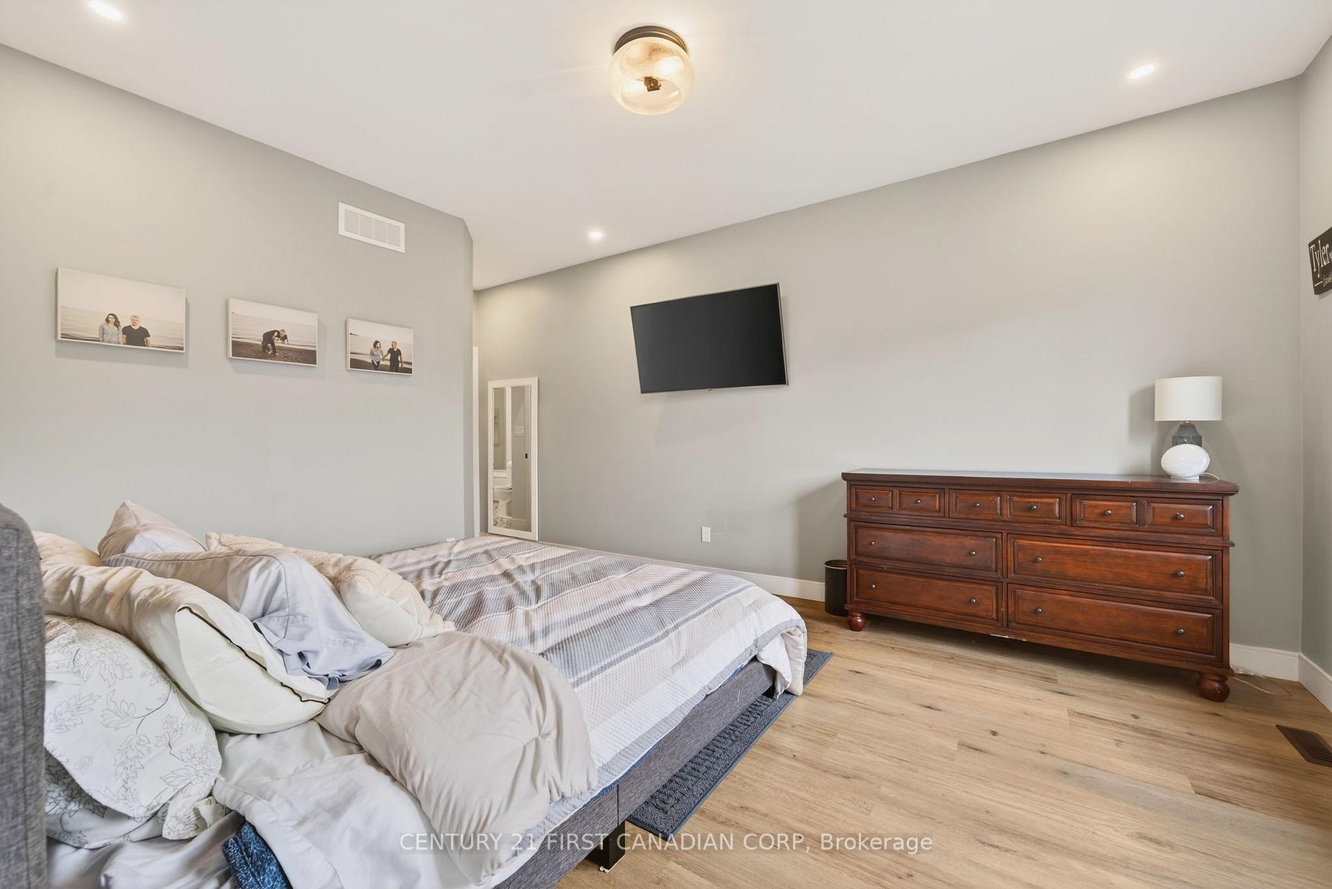 Photo 18 of 31 Lindsay Crescent, Strathroy-Caradoc, SE — HOMEH