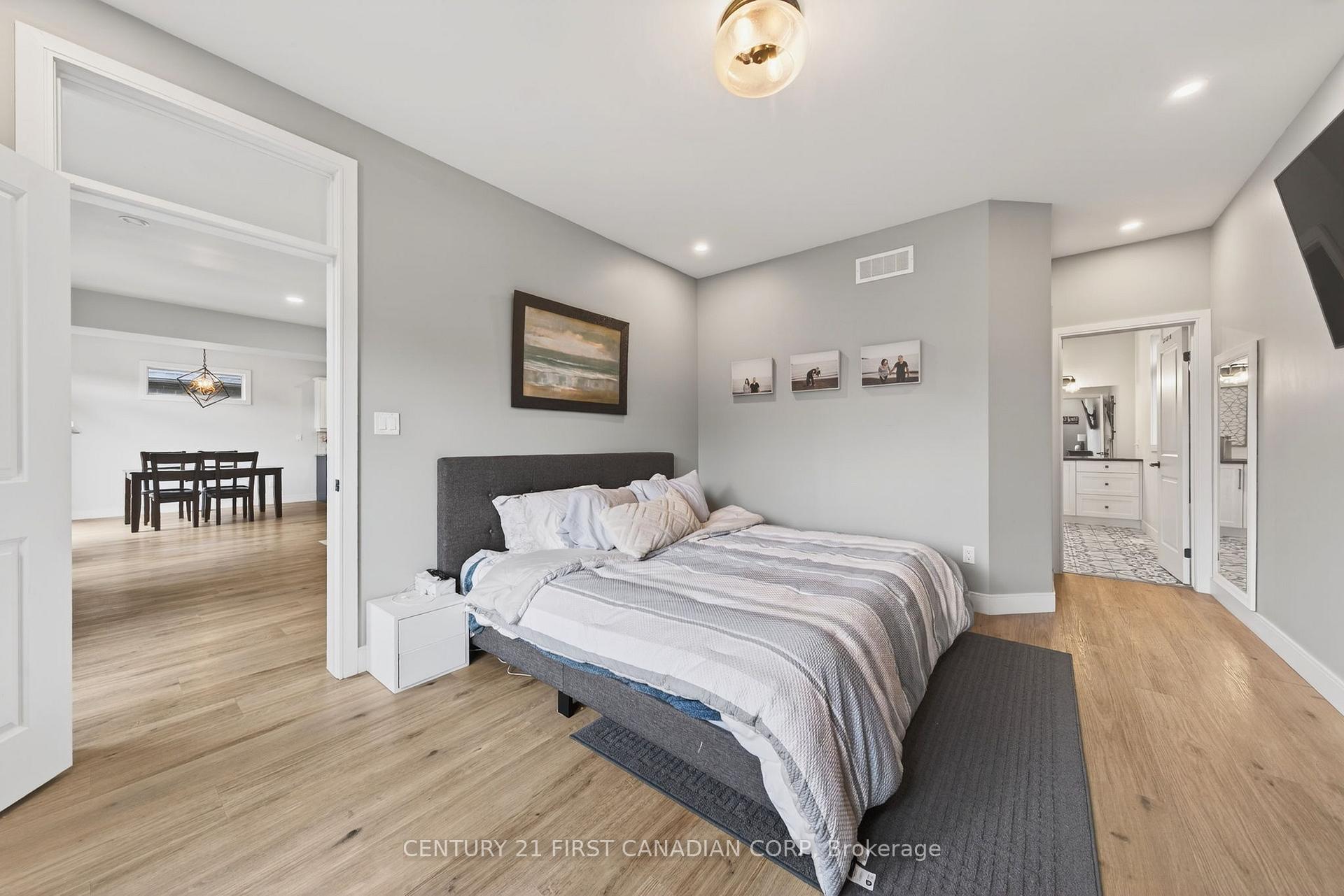 Photo 20 of 31 Lindsay Crescent, Strathroy-Caradoc, SE — HOMEH