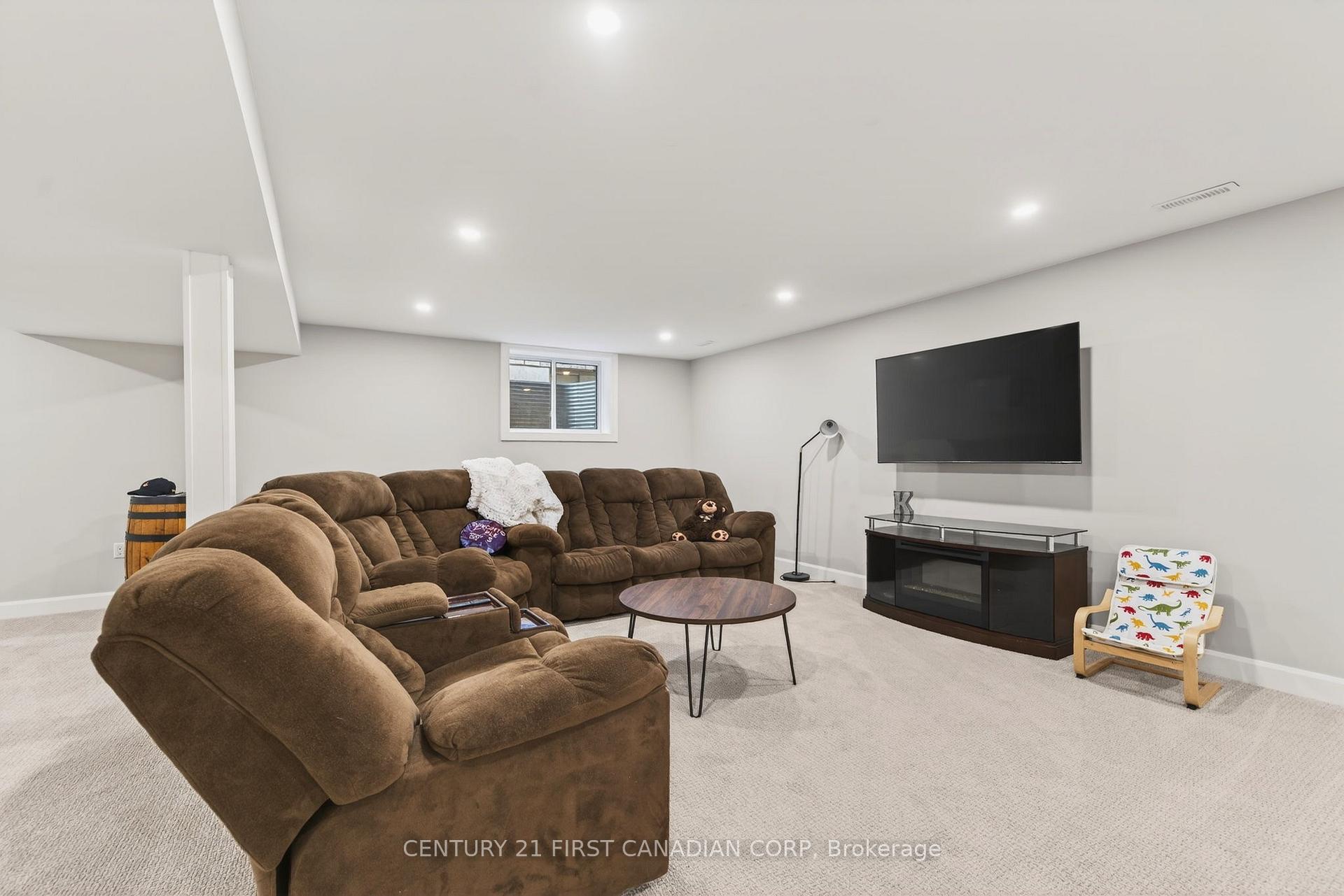 Photo 36 of 31 Lindsay Crescent, Strathroy-Caradoc, SE — HOMEH