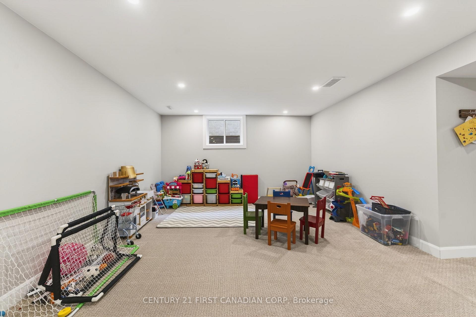 Photo 37 of 31 Lindsay Crescent, Strathroy-Caradoc, SE — HOMEH