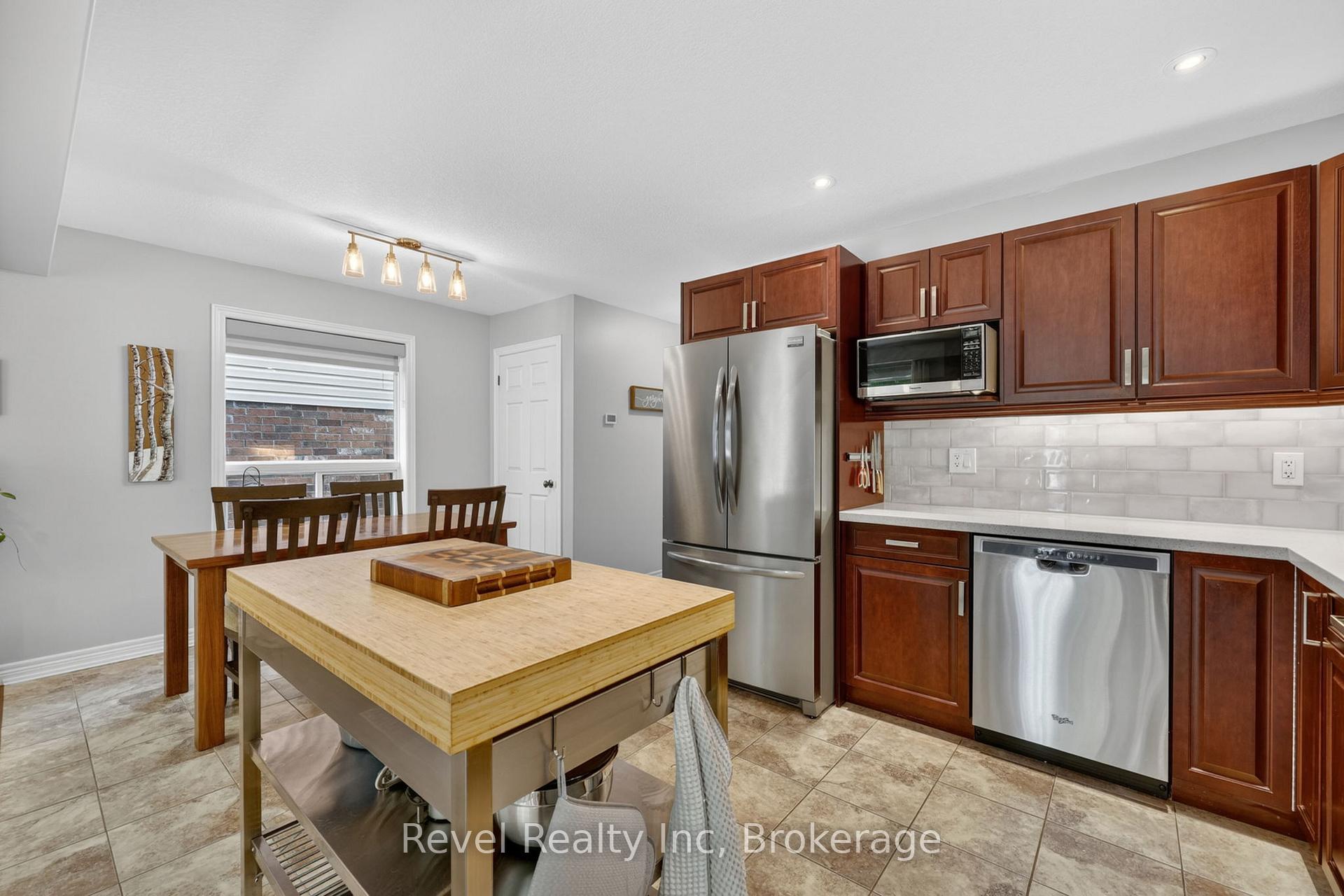 Photo 6 of 1038 Cook Drive, Midland — HOMEH