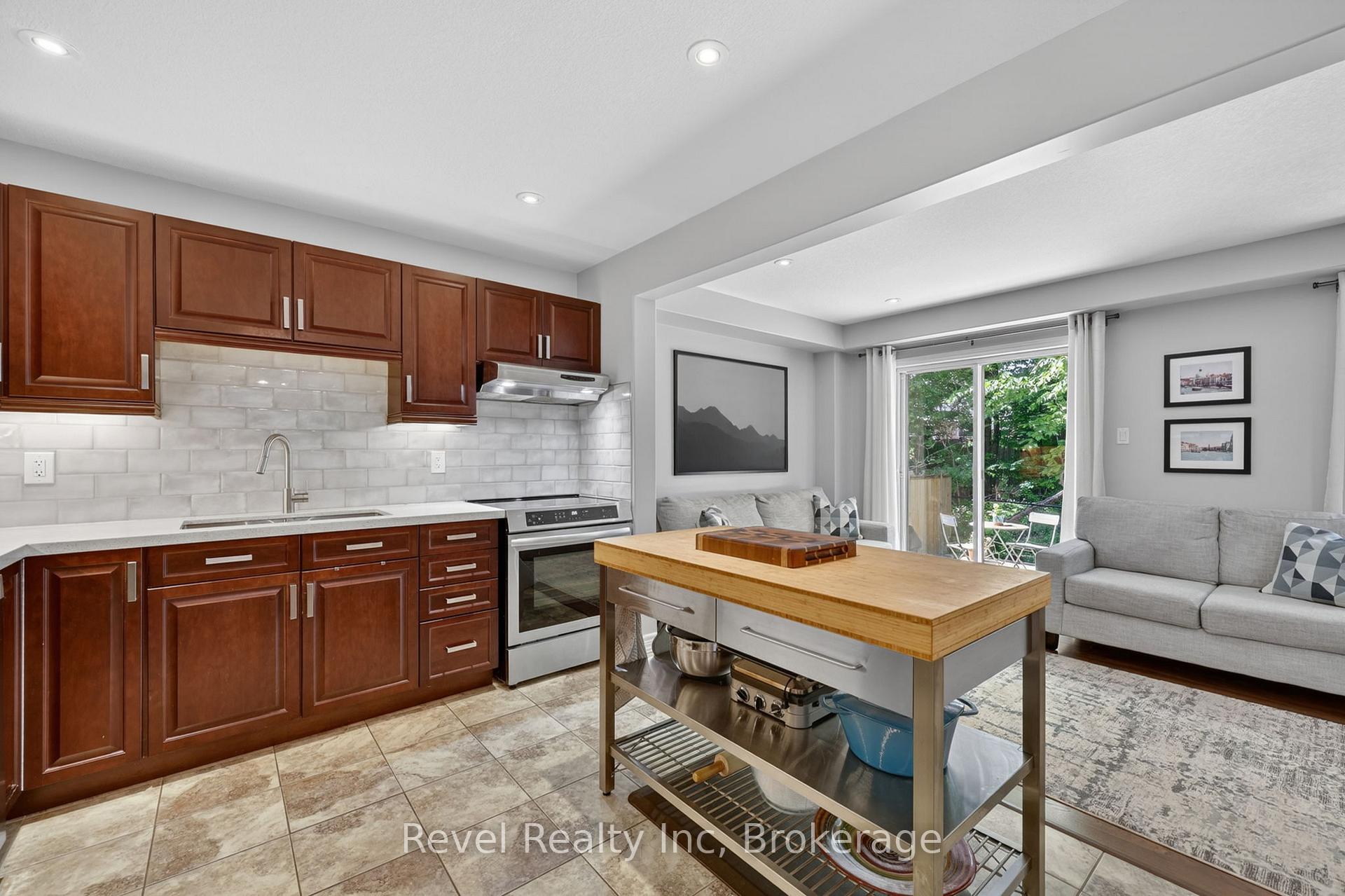 Photo 8 of 1038 Cook Drive, Midland — HOMEH
