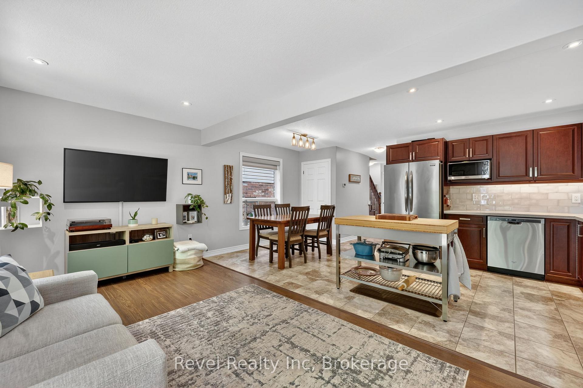 Photo 13 of 1038 Cook Drive, Midland — HOMEH