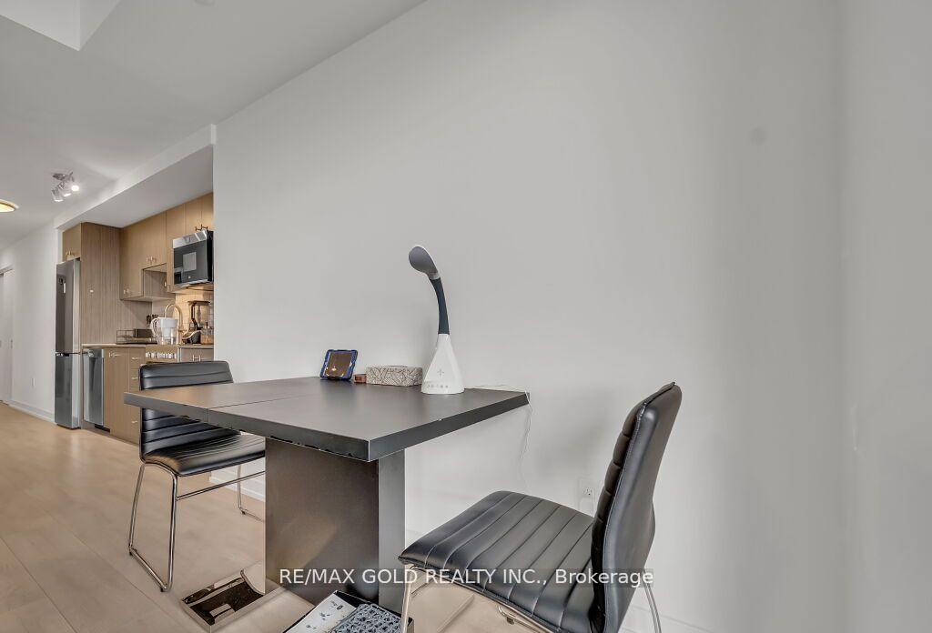 Photo 74 of Unit 1405, 5 Wellington Street, Kitchener, Cherry Hill — HOMEH