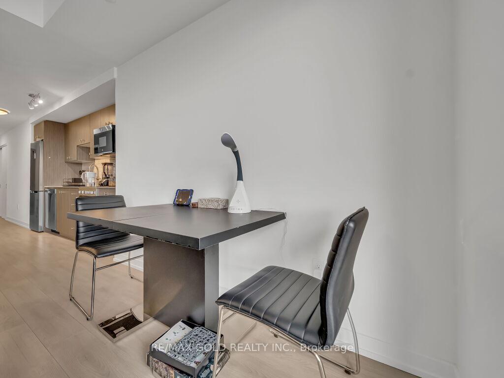 Photo 33 of Unit 1405, 5 Wellington Street, Kitchener, Cherry Hill — HOMEH