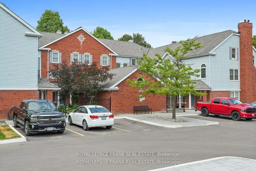 Photo 2 of Unit D-13, 1663 Nash Road, Clarington, Courtice — HOMEH