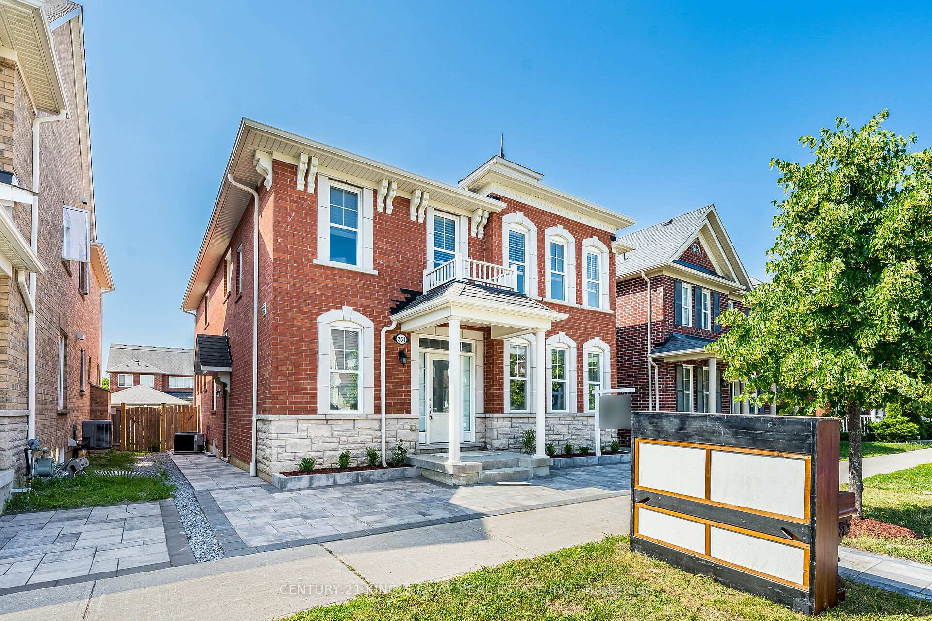 Photo 1 of 251 Cornell Park Avenue, Markham, Cornell — HOMEH