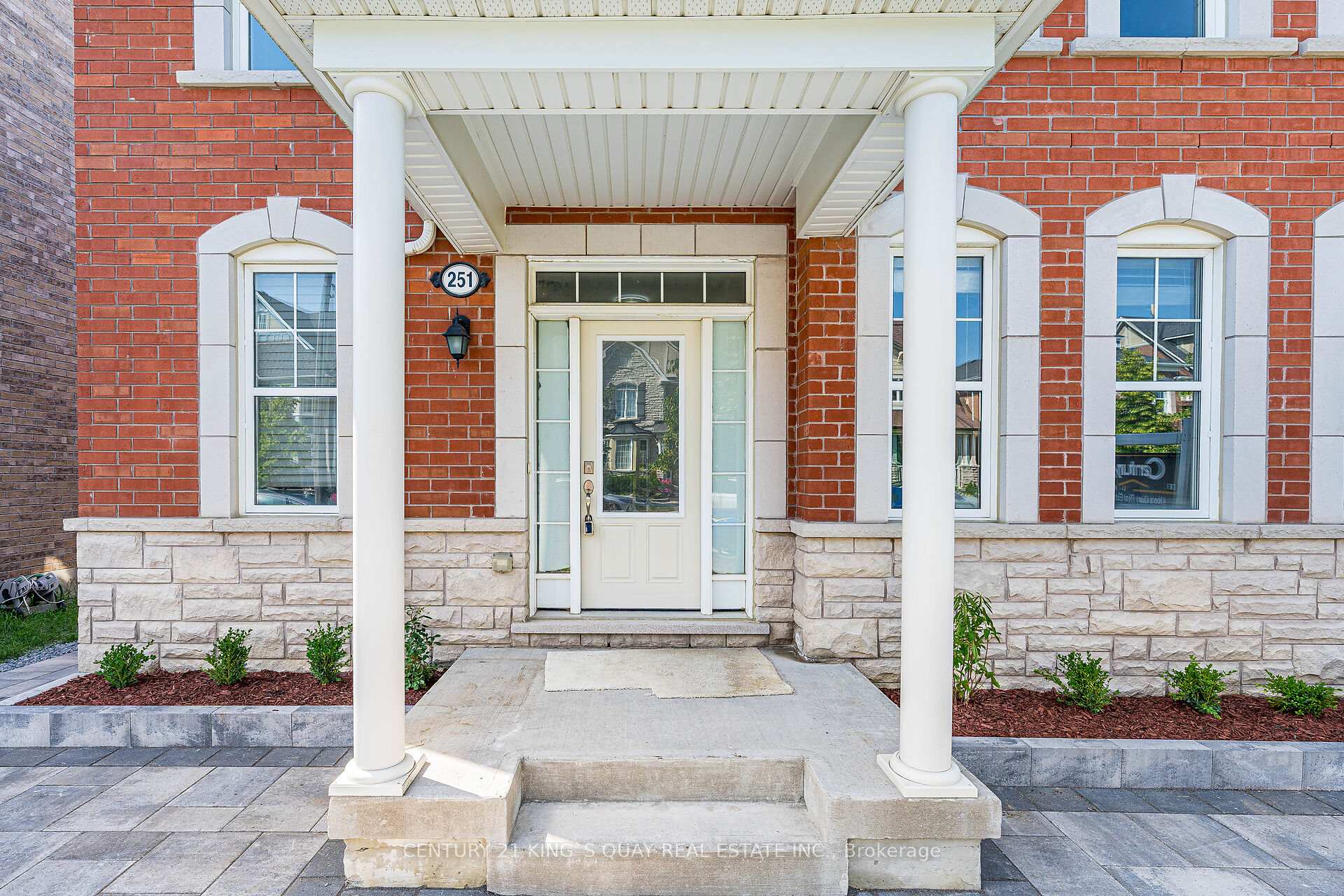 Photo 3 of 251 Cornell Park Avenue, Markham, Cornell — HOMEH