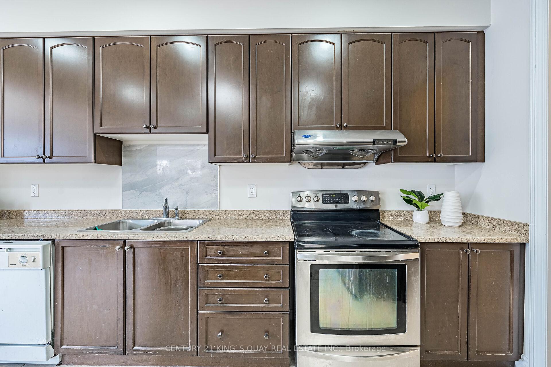 Photo 10 of 251 Cornell Park Avenue, Markham, Cornell — HOMEH