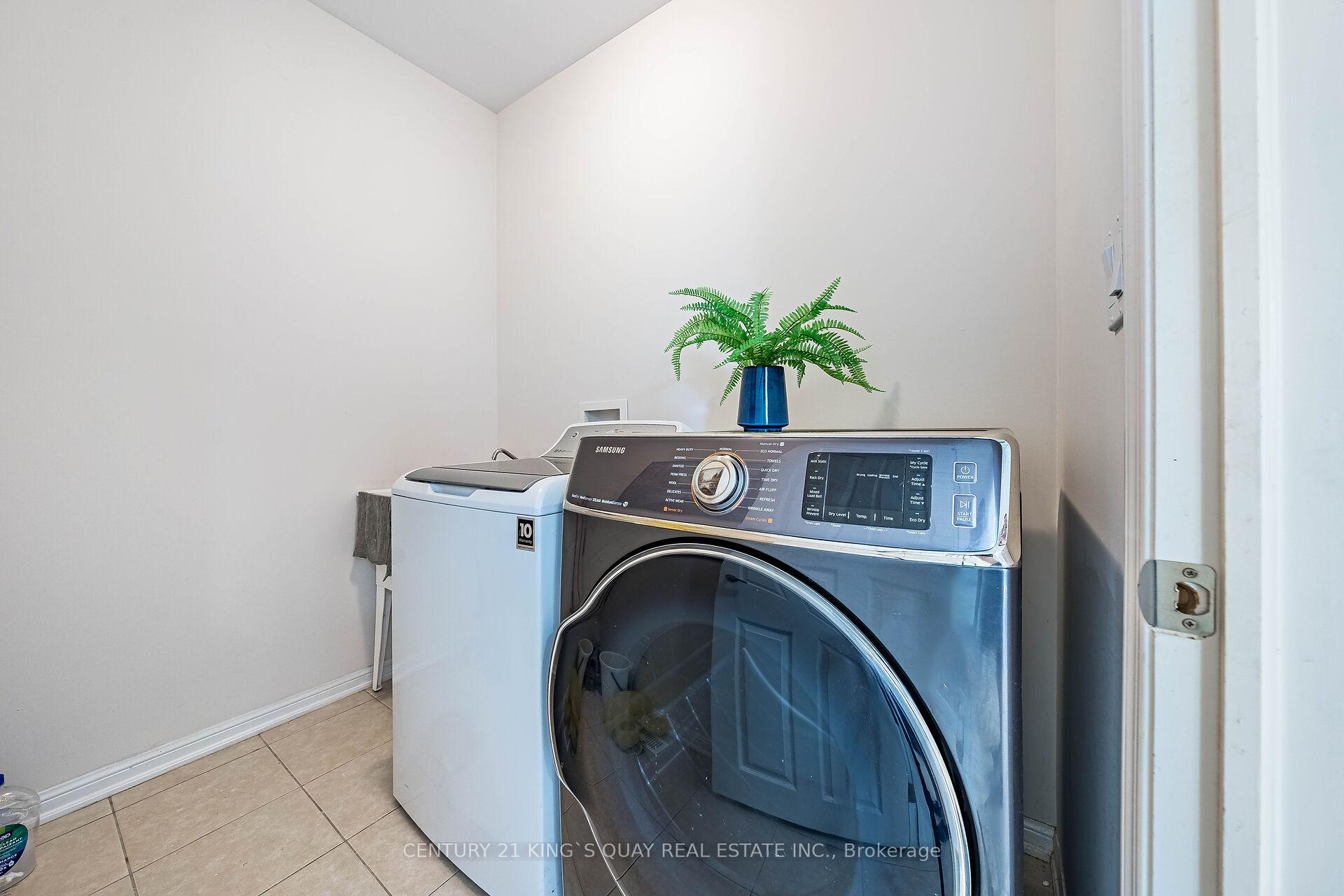 Photo 17 of 251 Cornell Park Avenue, Markham, Cornell — HOMEH