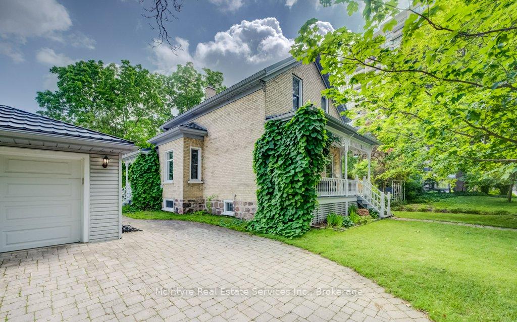 Photo 6 of 6 Tweed Street, Waterloo, Uptown Waterloo/North Ward — HOMEH