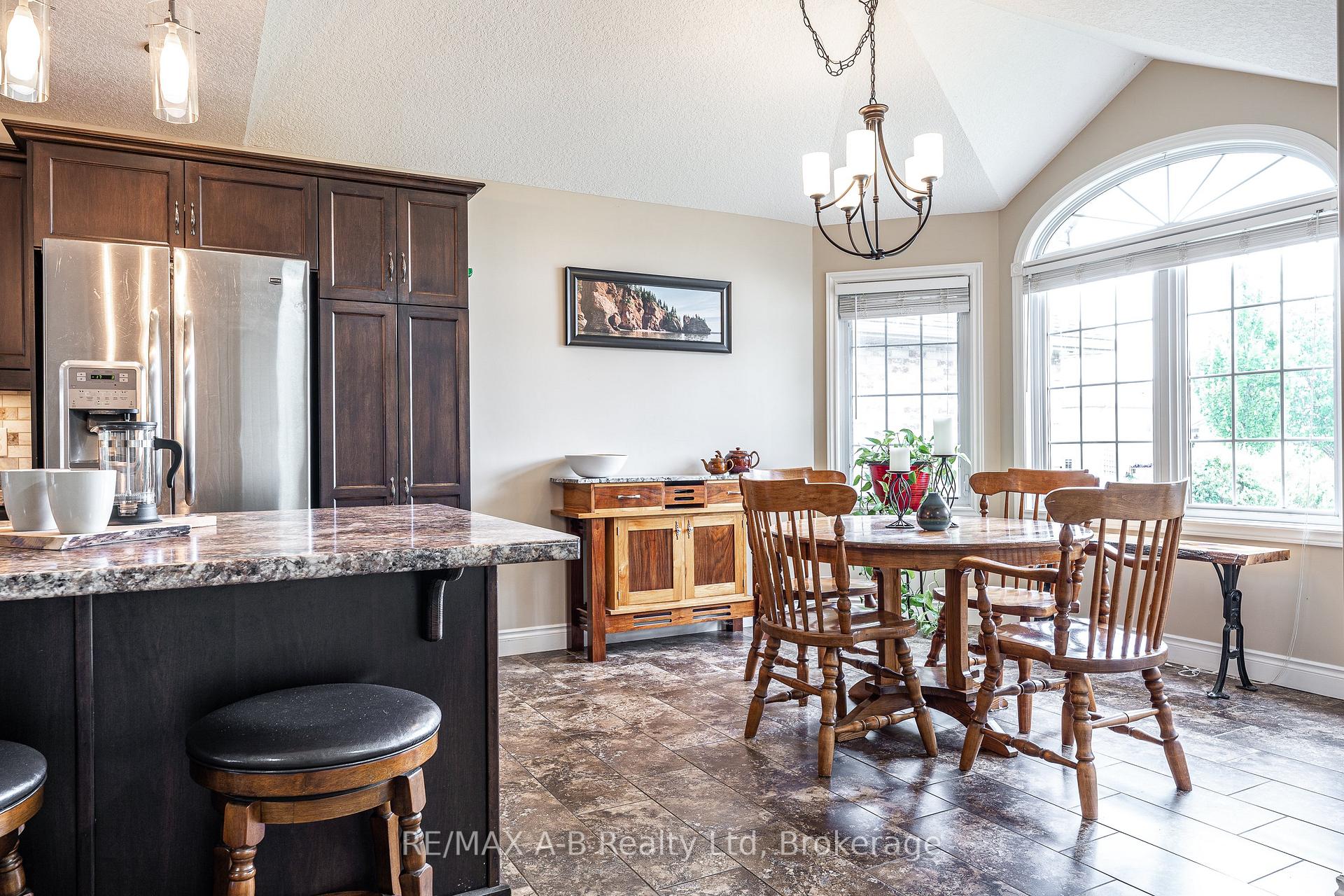Photo 5 of 138 Millson Crescent, St. Marys — HOMEH