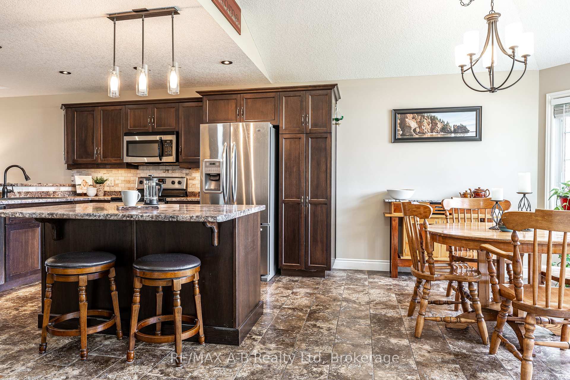 Photo 6 of 138 Millson Crescent, St. Marys — HOMEH