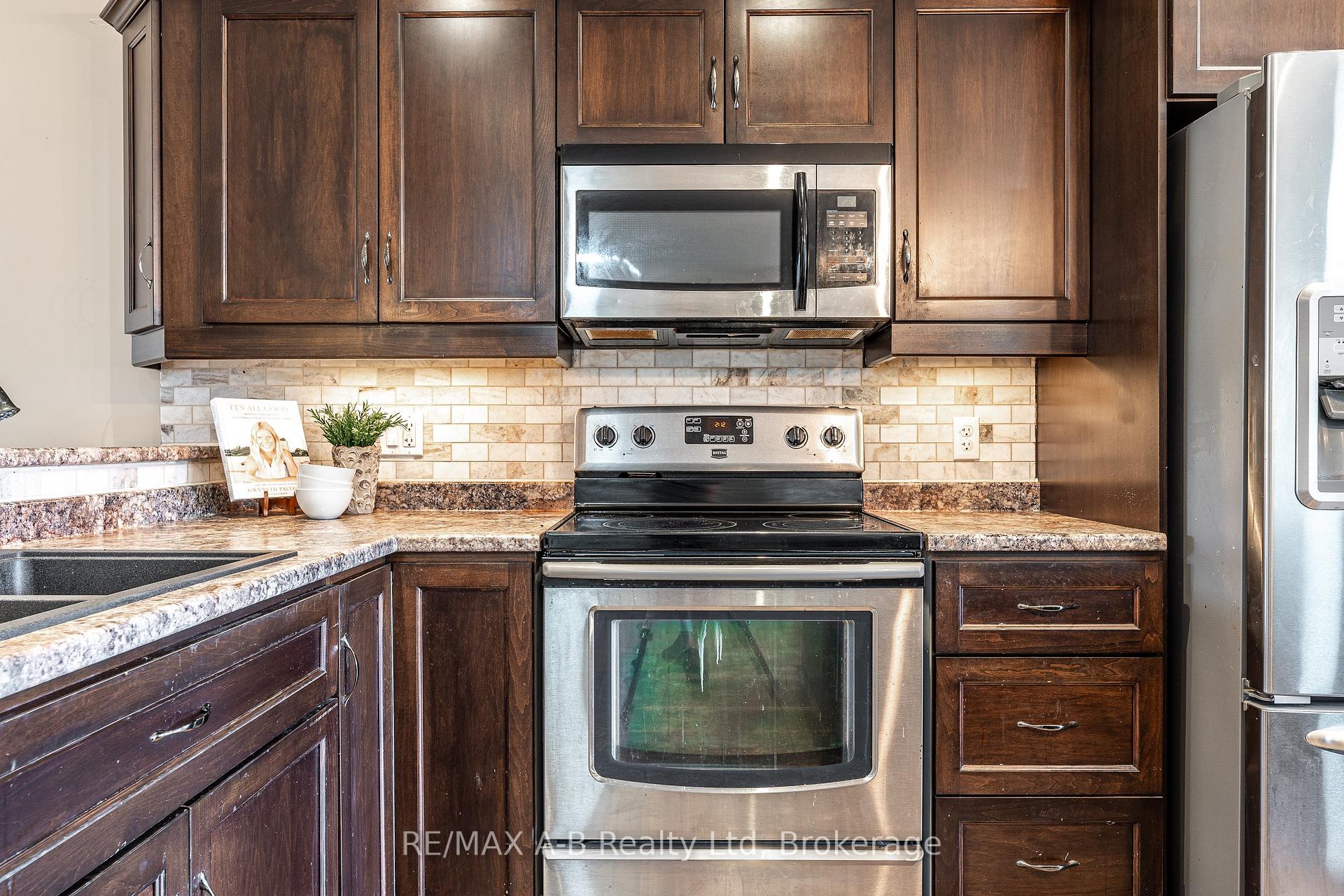 Photo 10 of 138 Millson Crescent, St. Marys — HOMEH