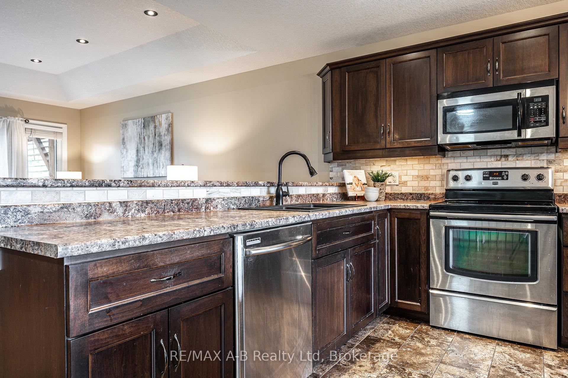 Photo 11 of 138 Millson Crescent, St. Marys — HOMEH